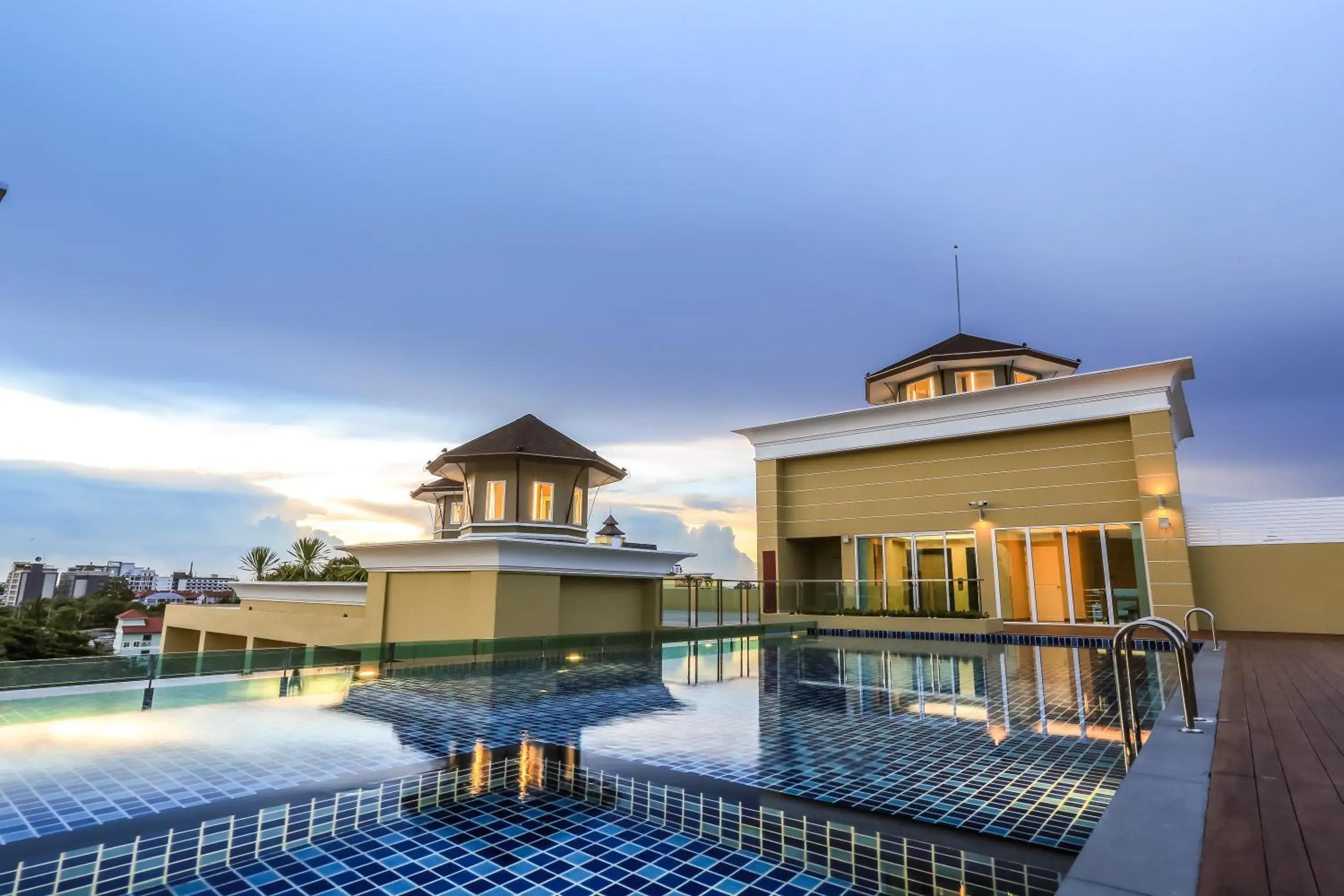 Pool view in Crystal Palace Luxury Hotel Pattaya Pool view in Crystal Palace Luxury Hotel Pattaya