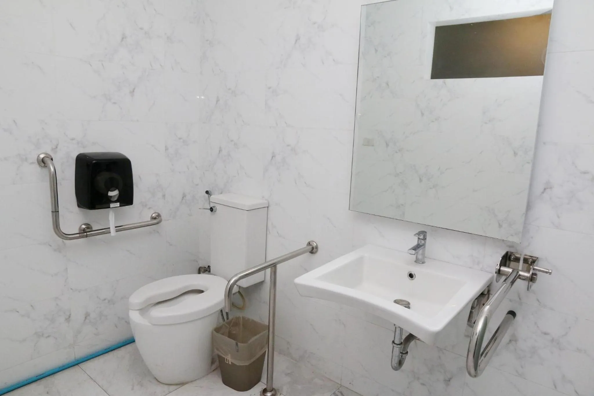 Toilet in Crystal Palace Luxury Hotel Pattaya