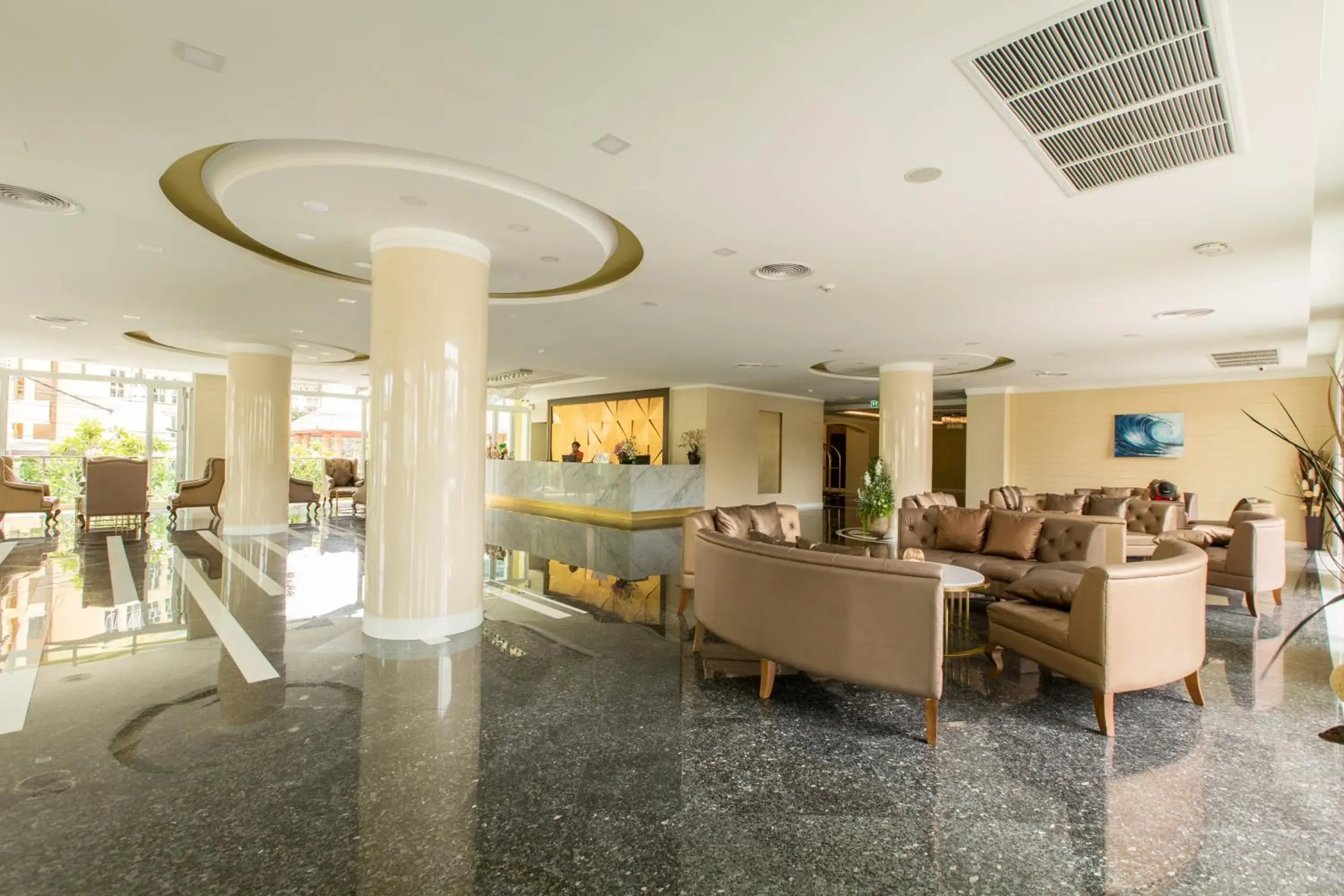 Living room in Crystal Palace Luxury Hotel Pattaya Living room in Crystal Palace Luxury Hotel Pattaya