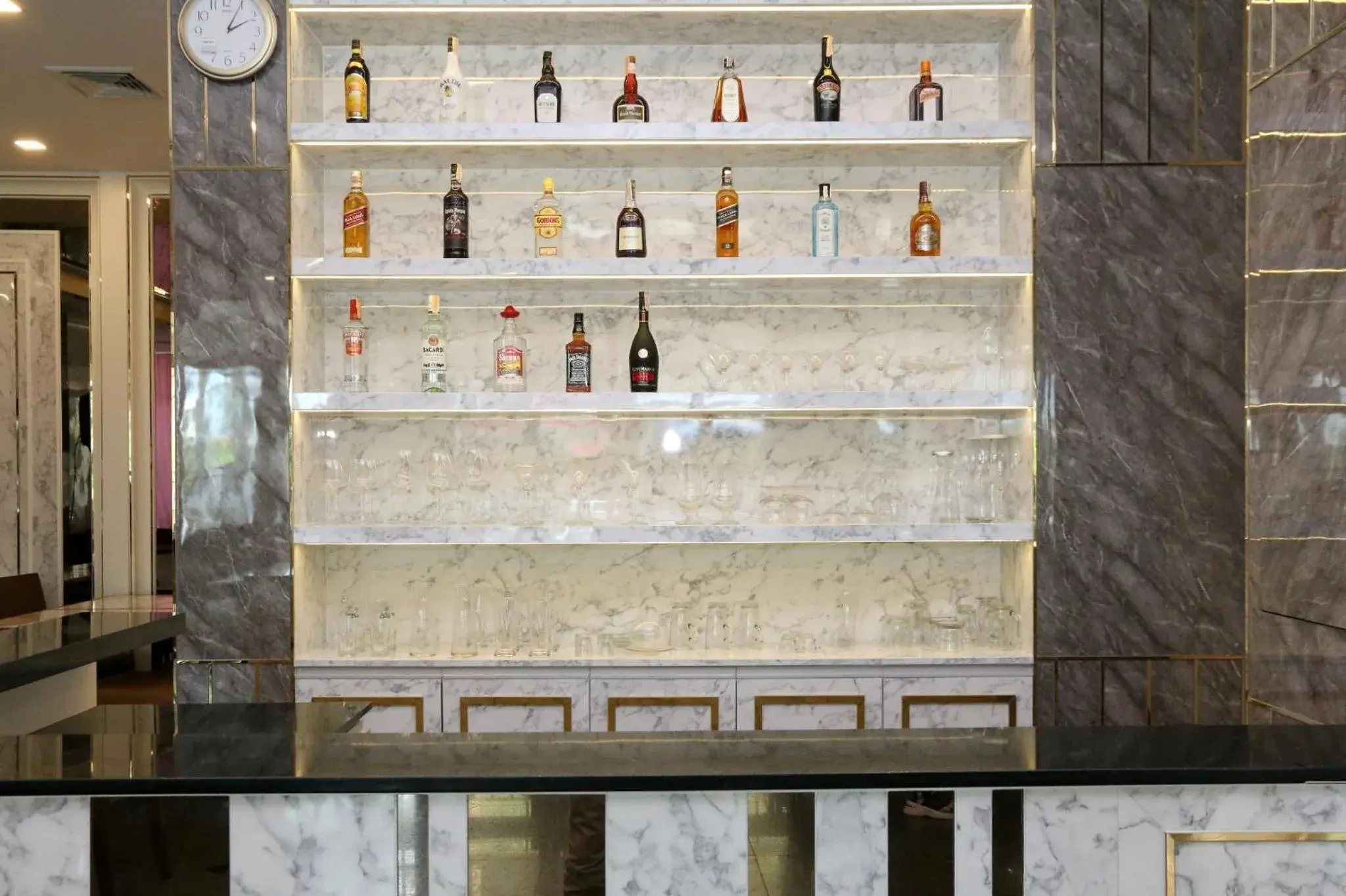 Lounge or bar in Crystal Palace Luxury Hotel Pattaya Lounge or bar in Crystal Palace Luxury Hotel Pattaya