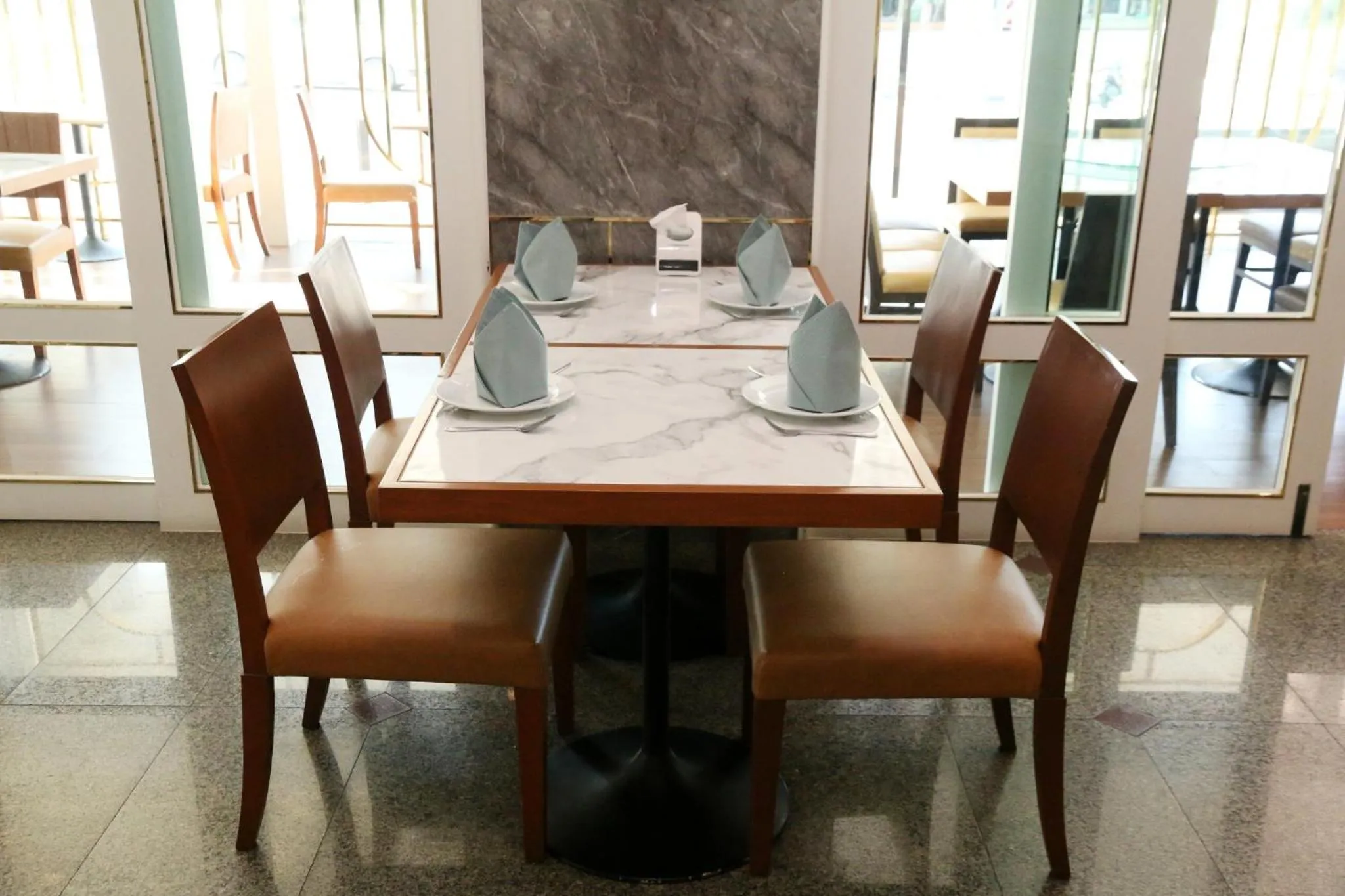 Dining area in Crystal Palace Luxury Hotel Pattaya