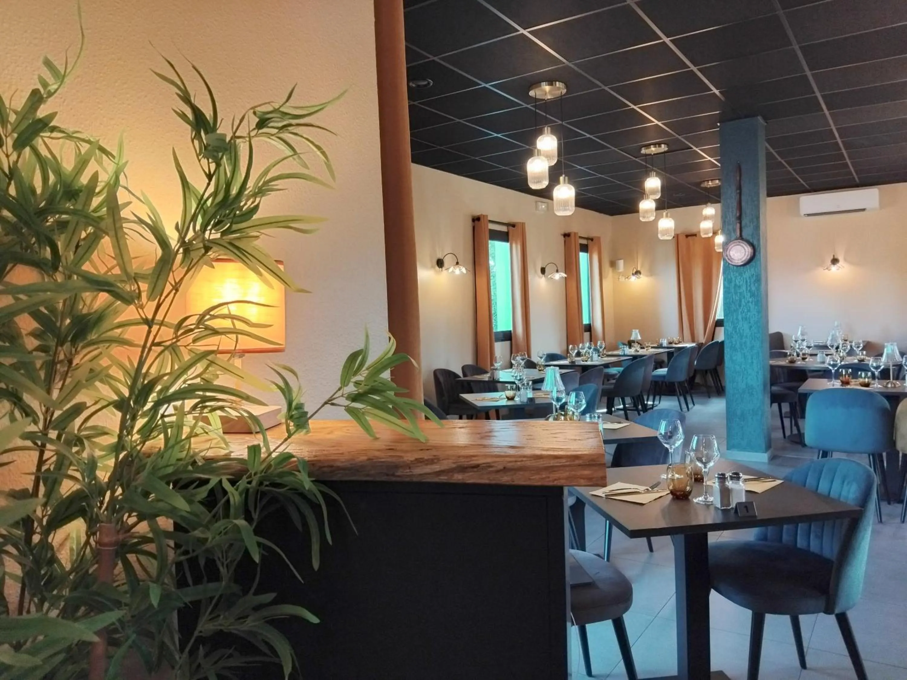 Hôtel Le Bratoria , anciennement Le Saint Vincent