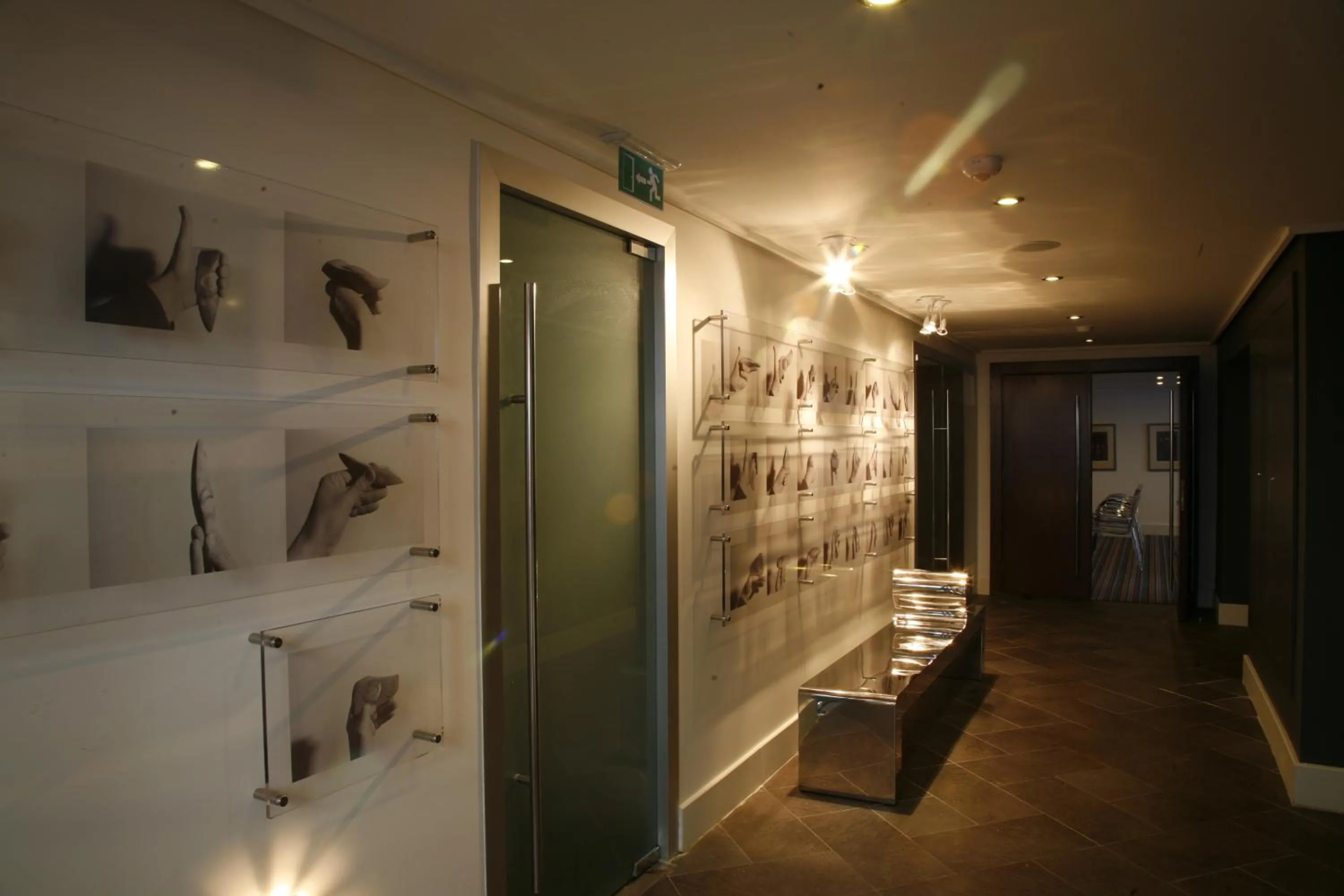 Library in Hotel Samm Bistro Spa