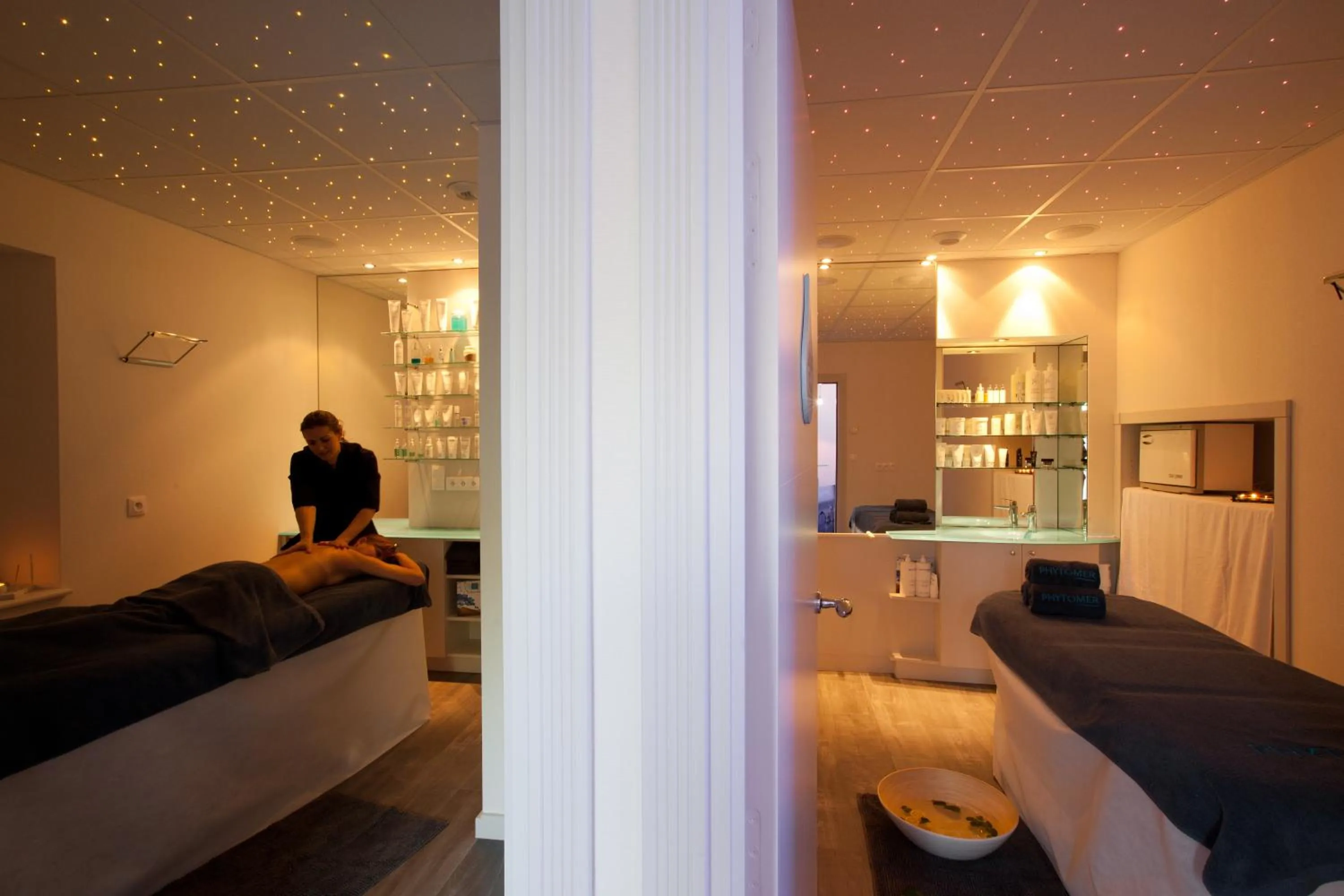 Massage, Bed in Hotel Spa La Malouinière Des Longchamps - Saint-Malo