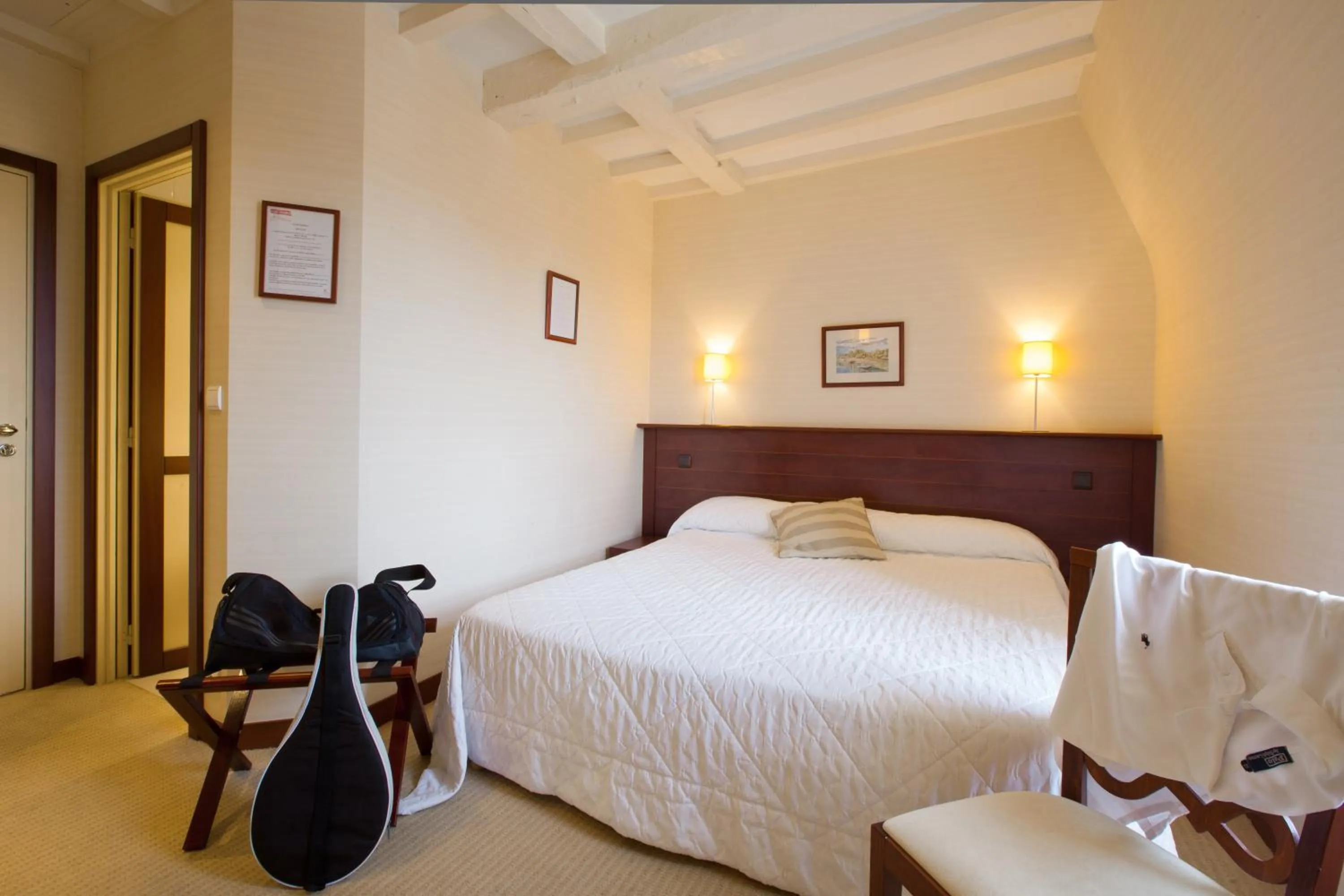 Bedroom, Bed in Hotel Spa La Malouinière Des Longchamps - Saint-Malo