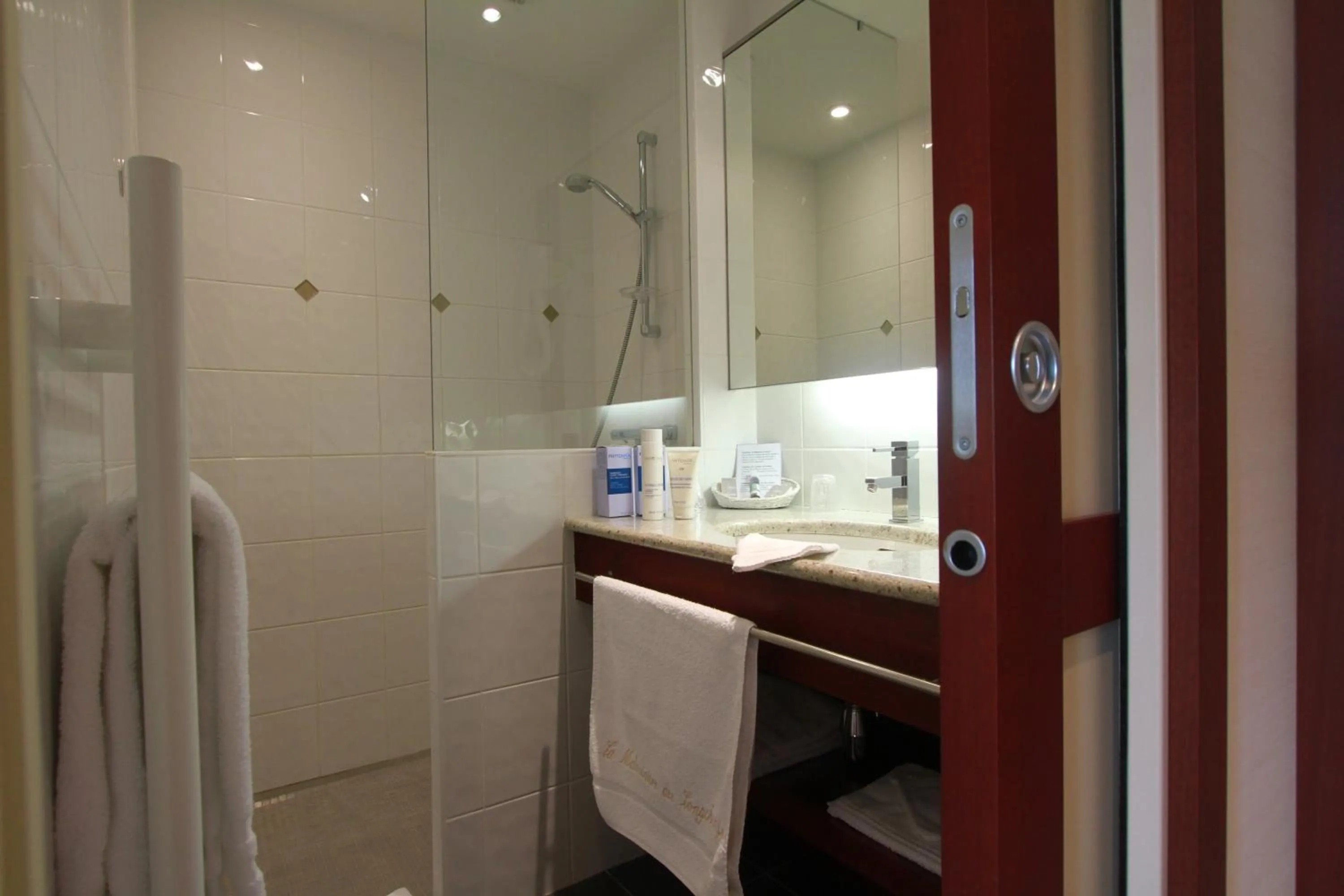 Bathroom in Hotel Spa La Malouinière Des Longchamps - Saint-Malo