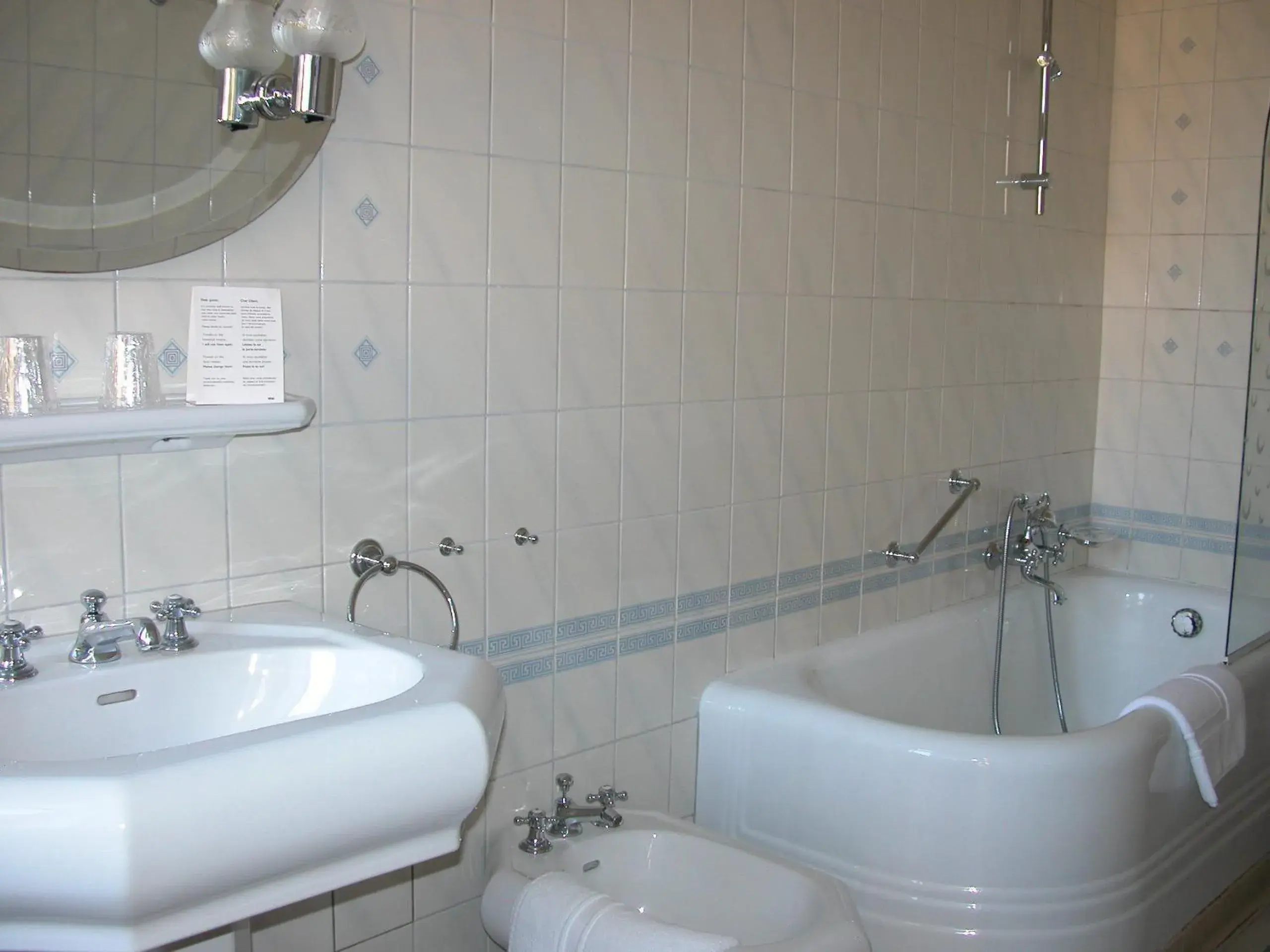 Superior Double Room in Domaine de Beaupré - Hotel The Originals Relais Superior Double Room in Domaine de Beaupré - Hotel The Originals Relais