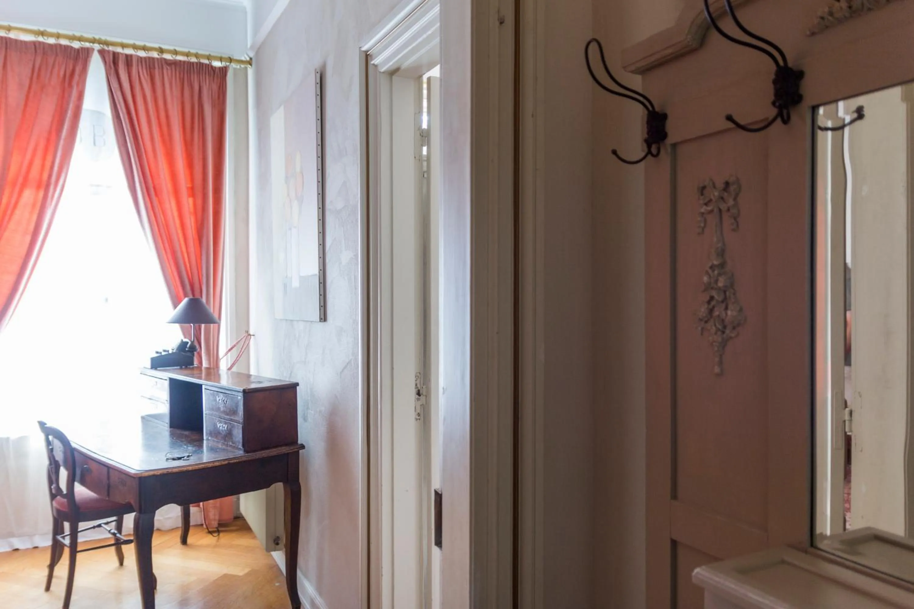 Seating area in Domaine de Beaupré - Hotel The Originals Relais