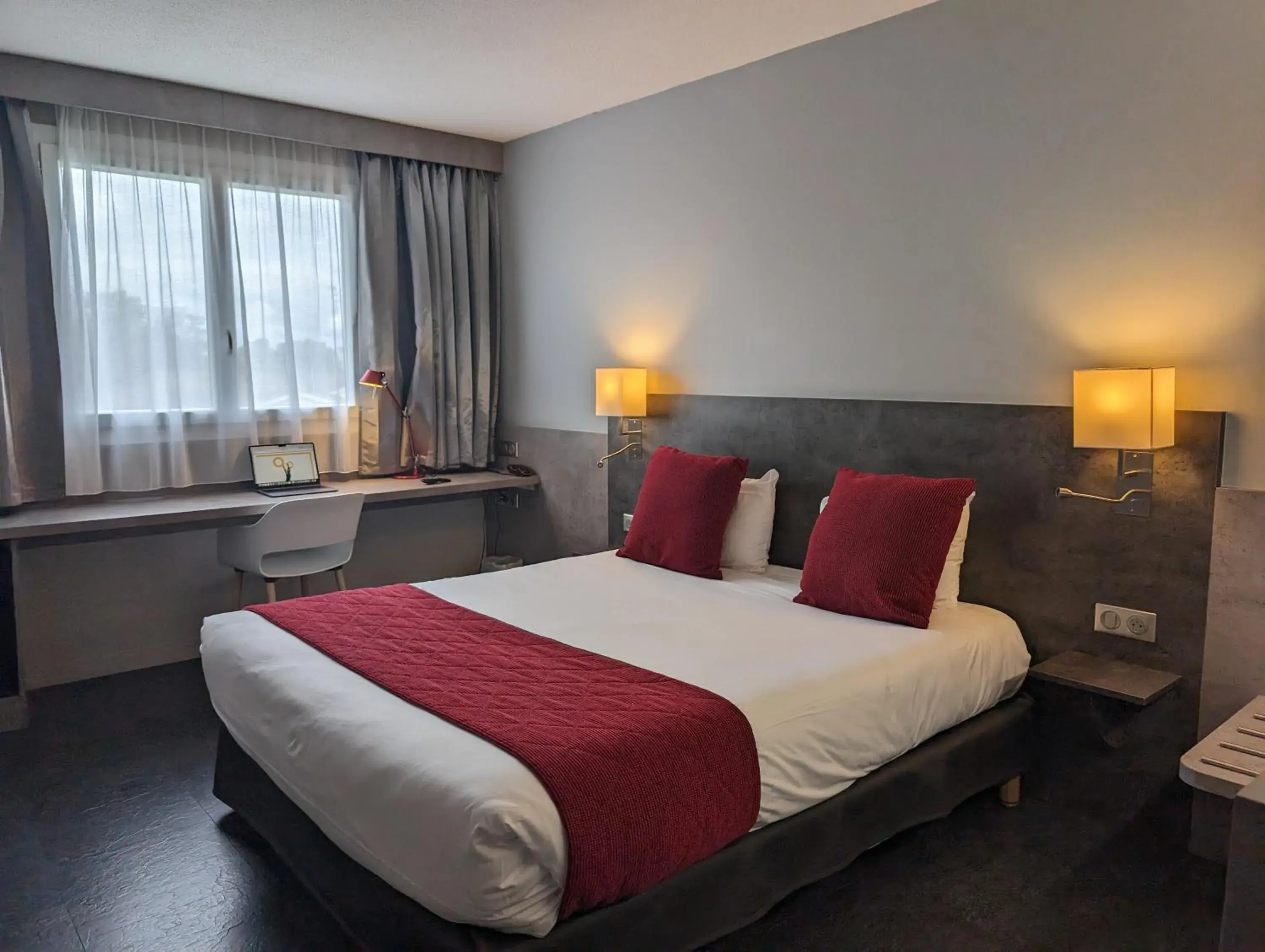 Superior Double Room in Hotel L'Hotan Superior Double Room in Hotel L'Hotan