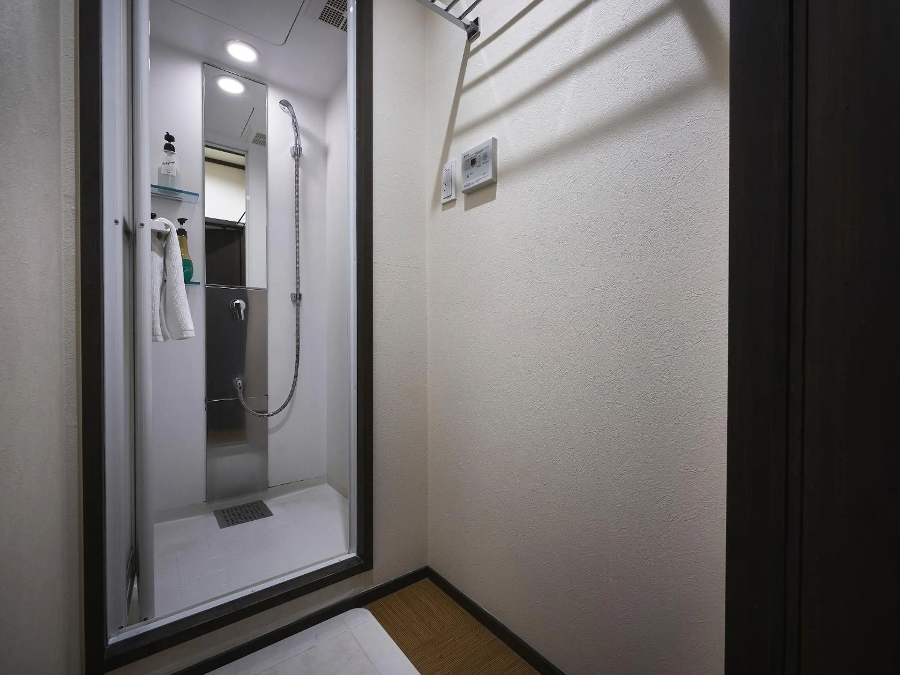 Shower in Kyoto Inn Gion