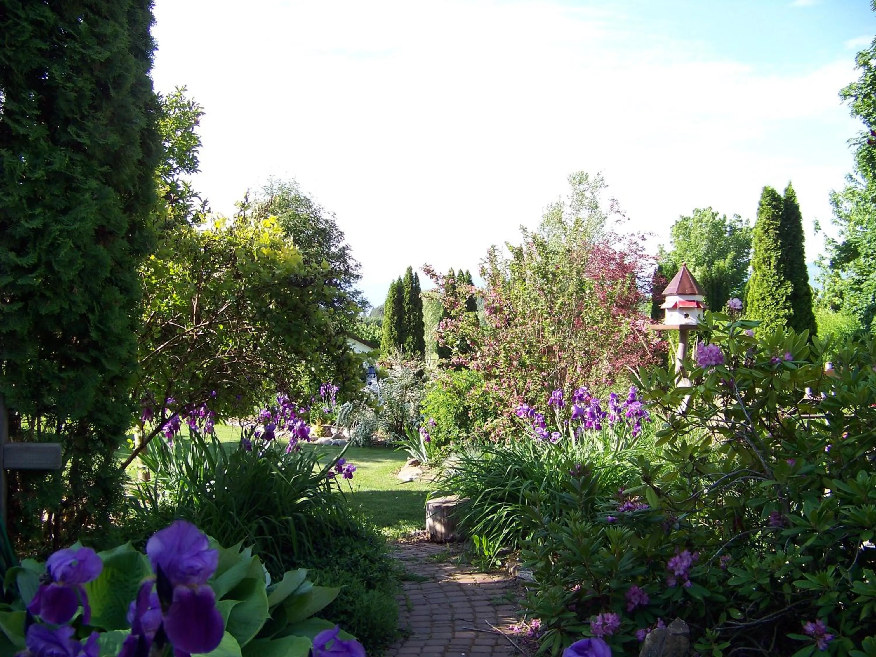 Property building in Bavarian Orchard Motel