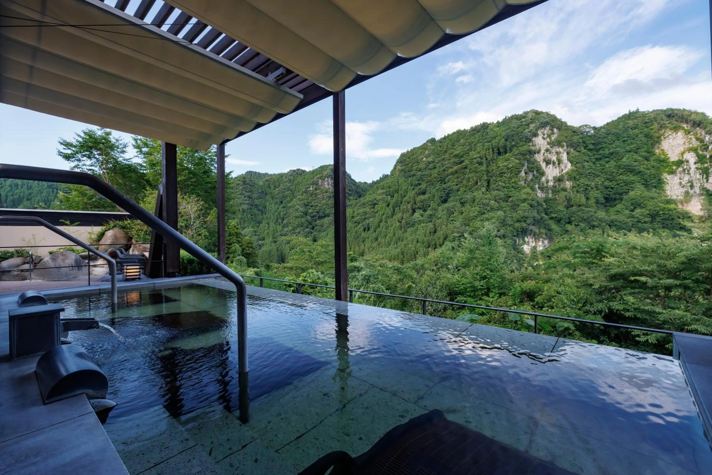 Public Bath in Okuhita Onsen Umehibiki