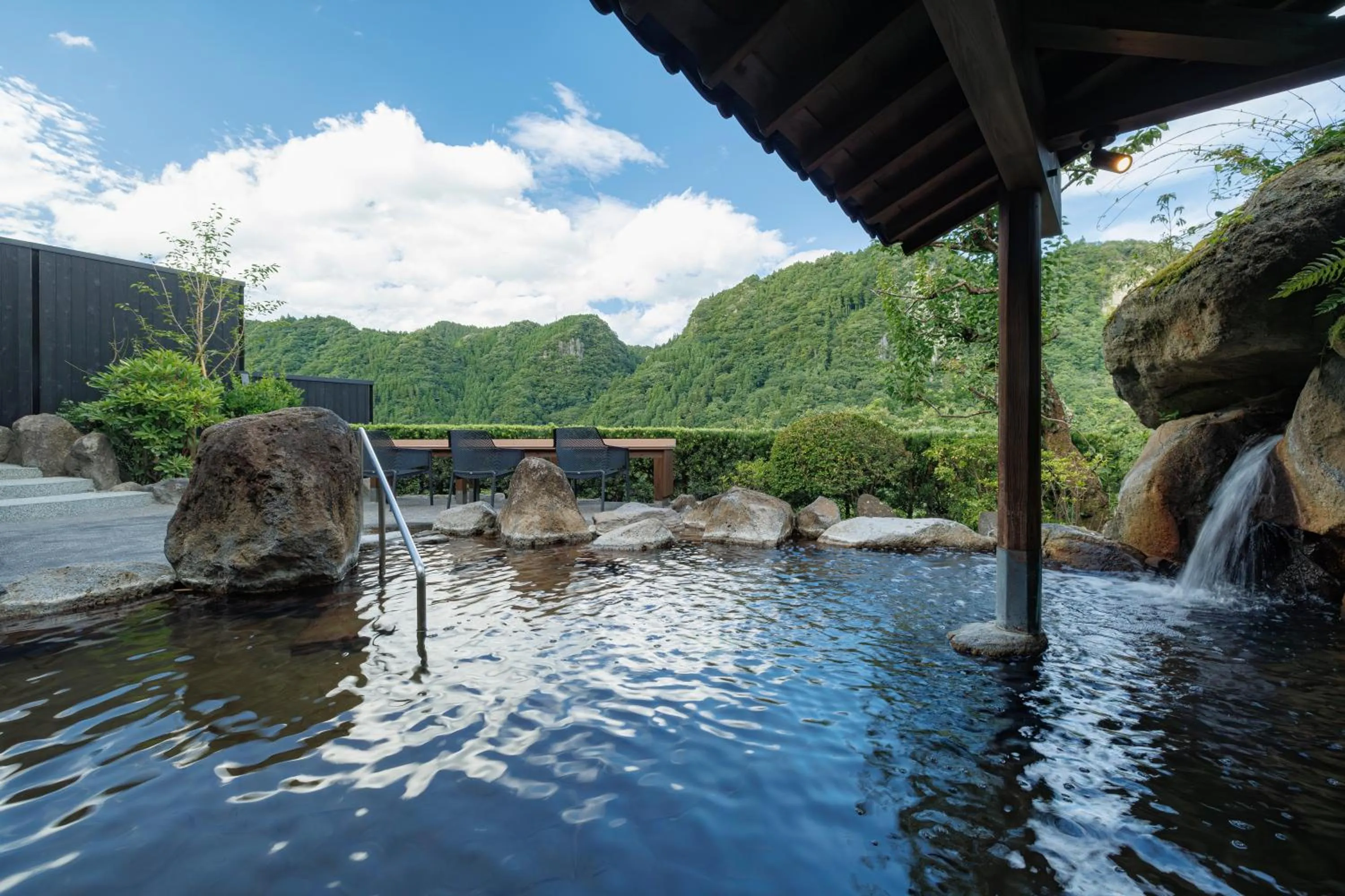 Open Air Bath in Okuhita Onsen Umehibiki