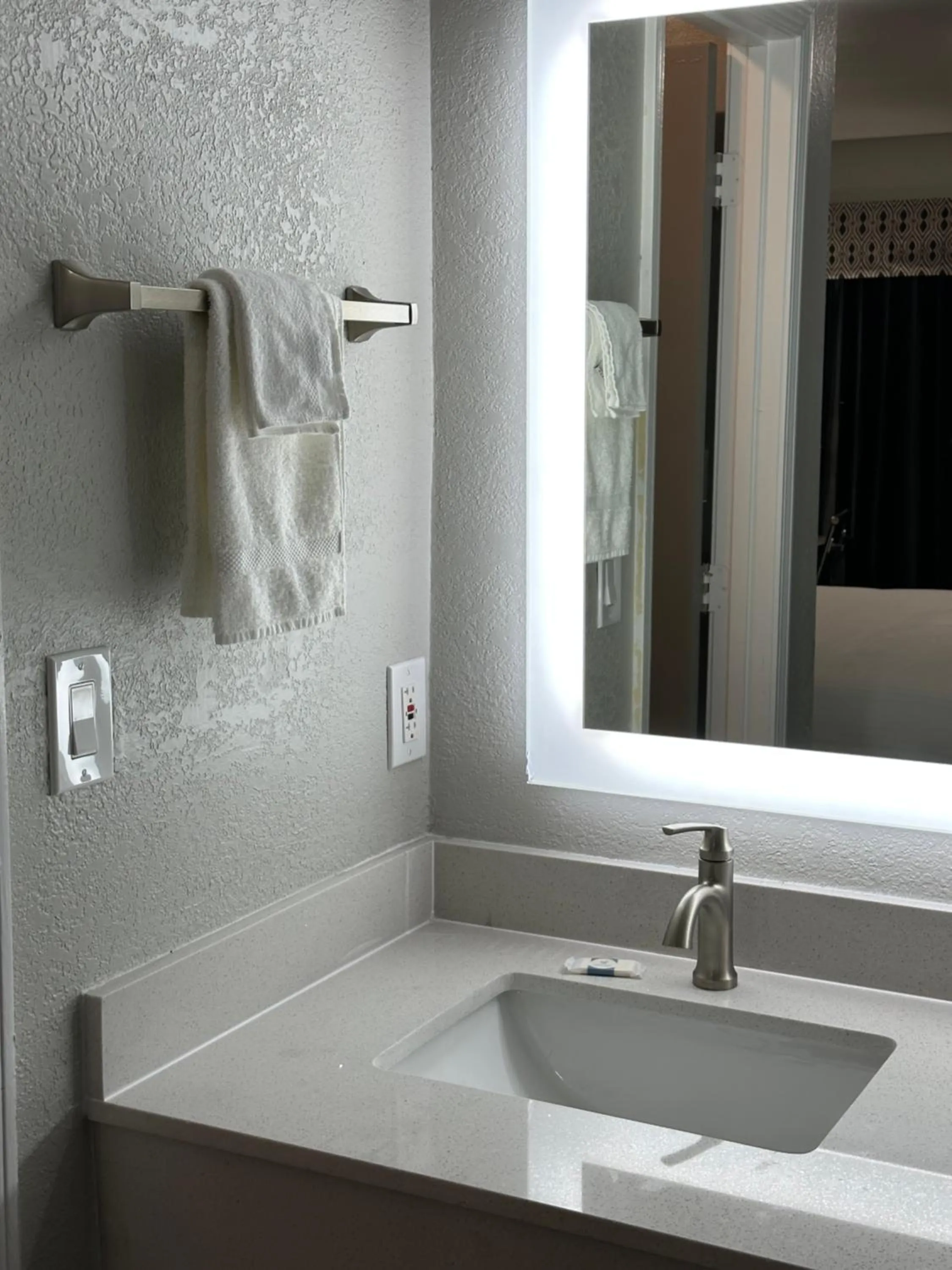 Sleepy Traveler Motel