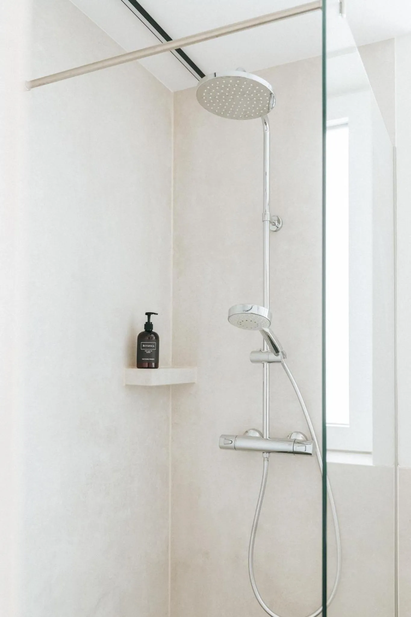 Shower in Hotel Restaurant Auerhahn