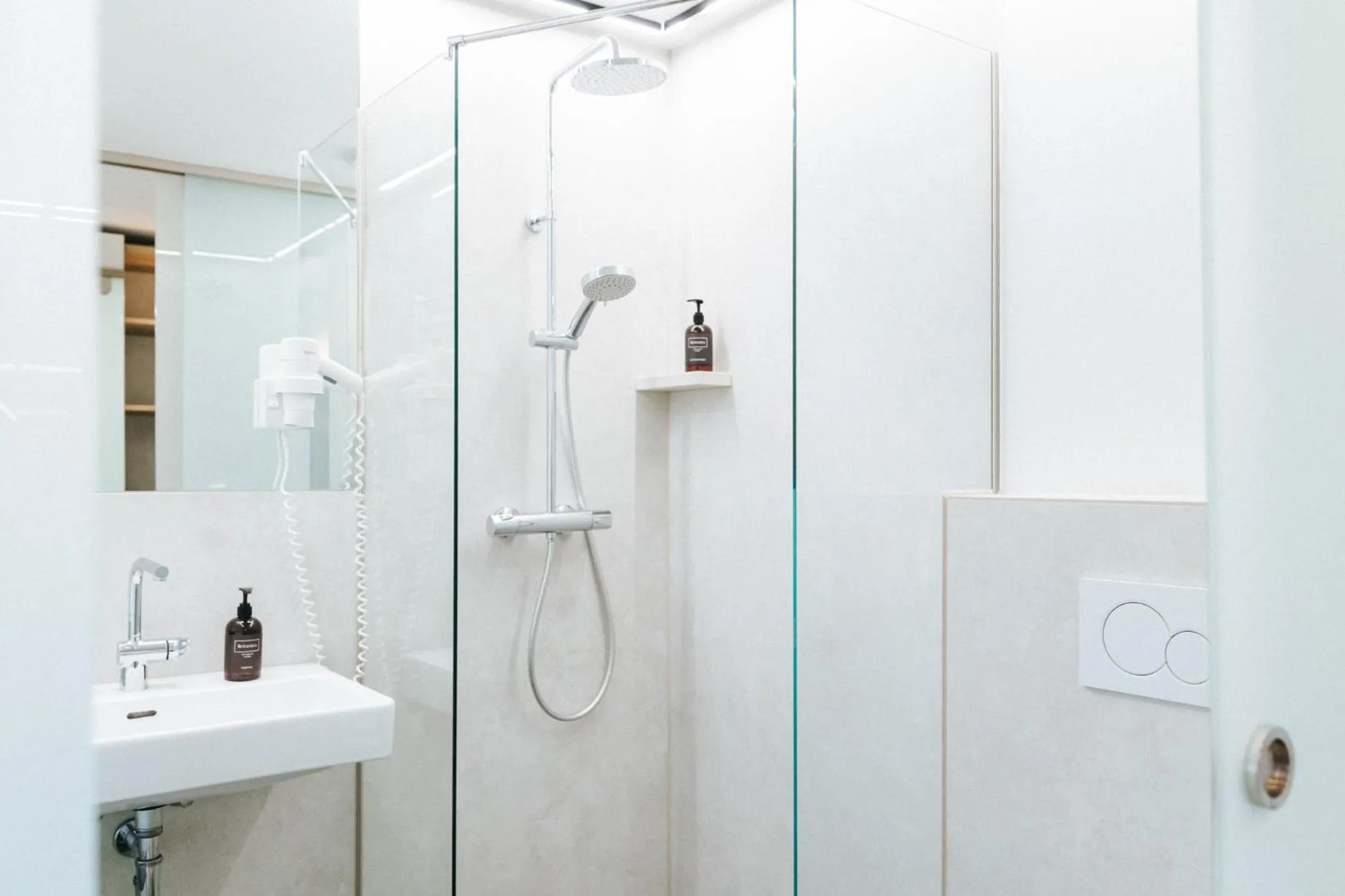 Shower in Hotel Restaurant Auerhahn