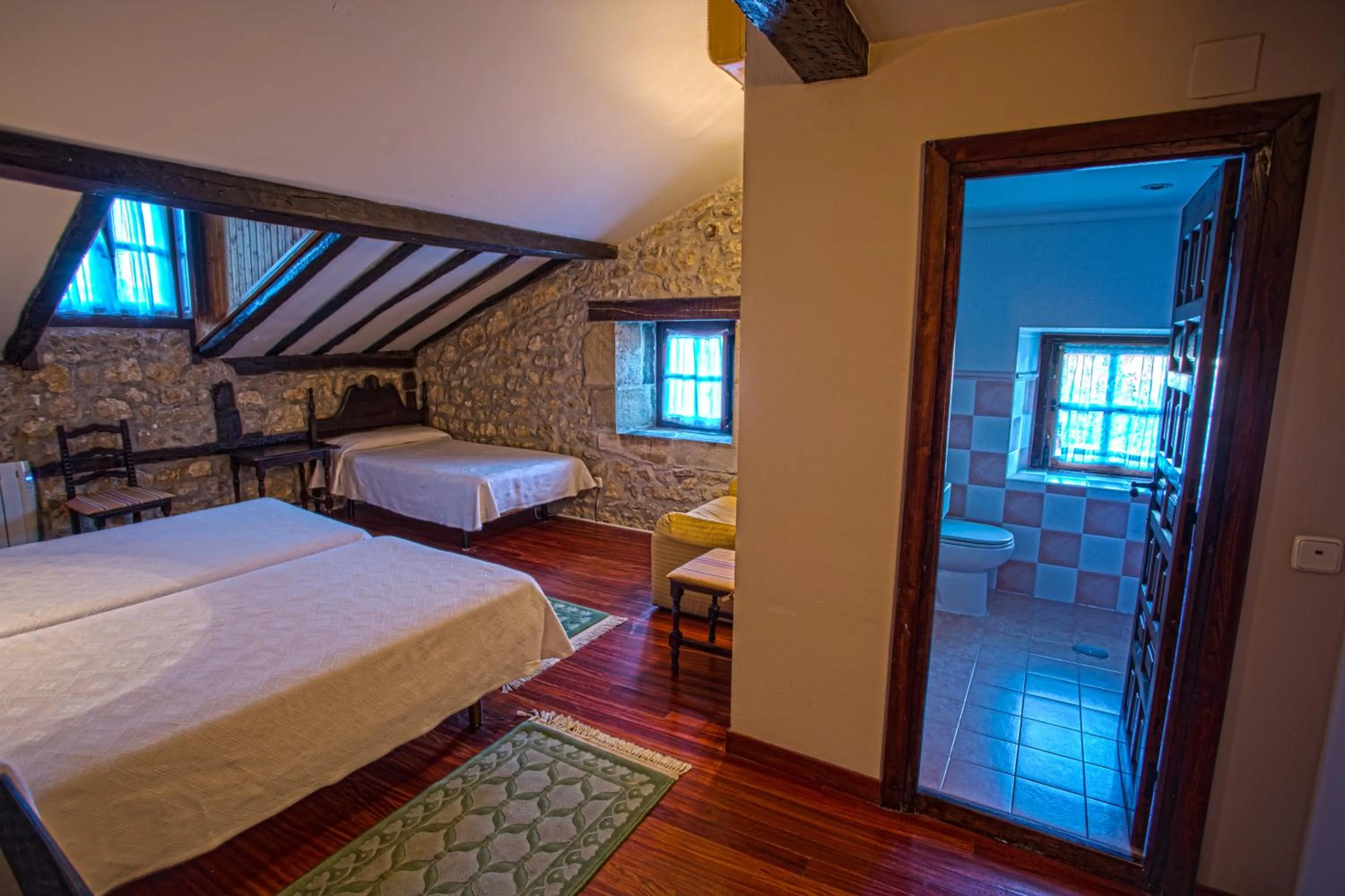 Photo of the whole room, Bed in Hotel Altamira