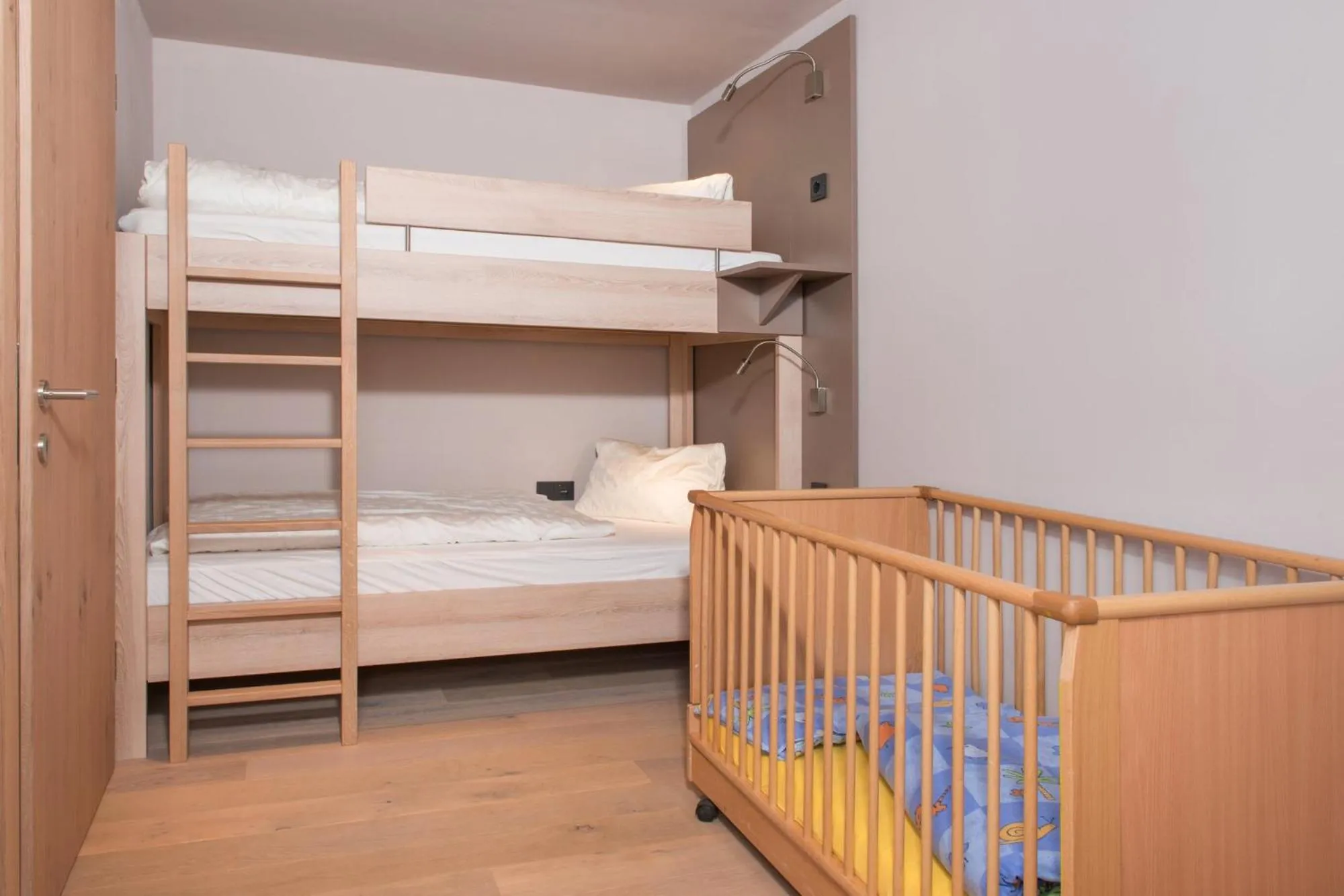 Photo of the whole room, Bed in Familotel Alphotel