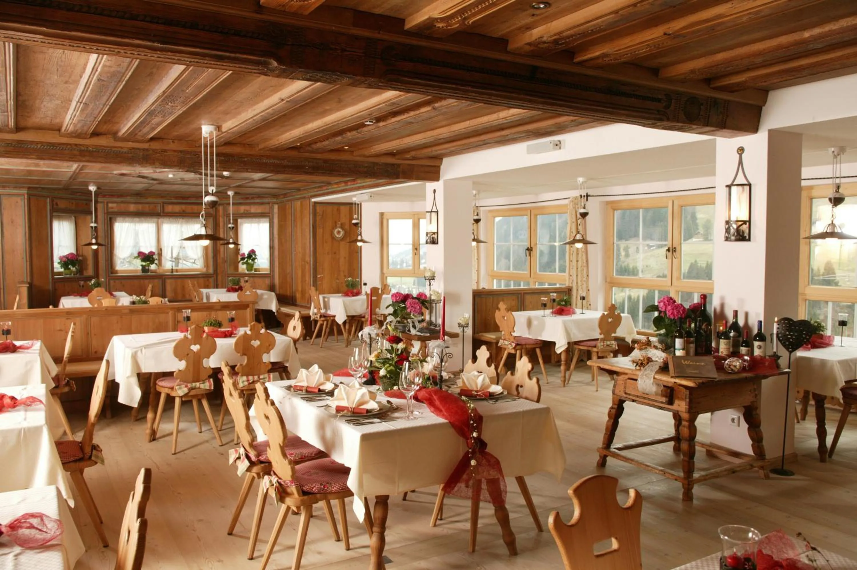 Restaurant/places to eat in Familotel Alphotel