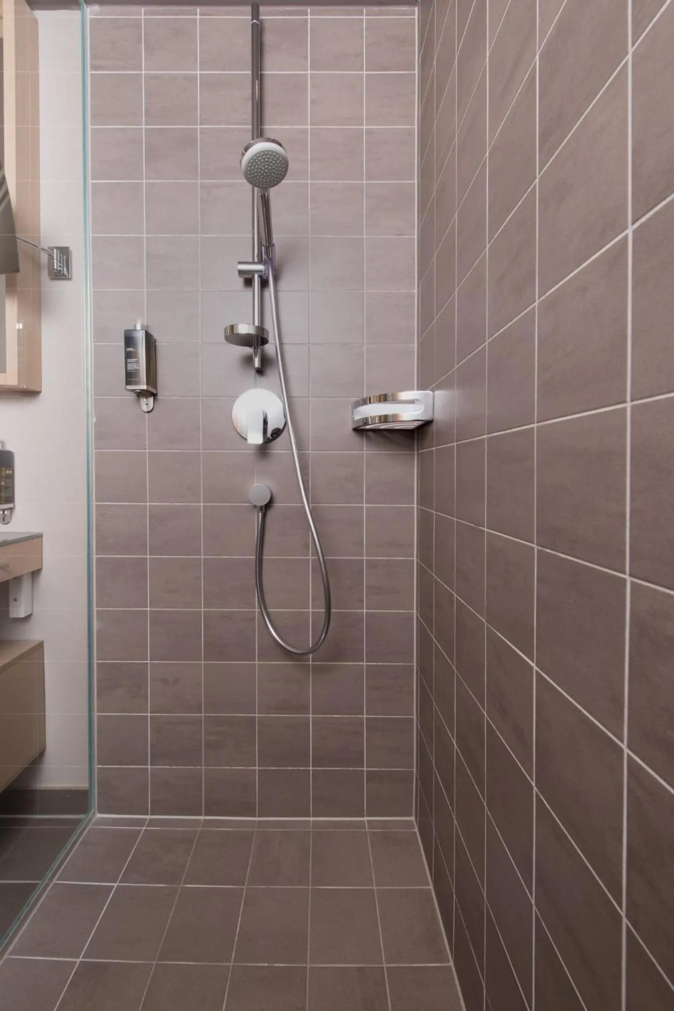 Shower in Familotel Alphotel