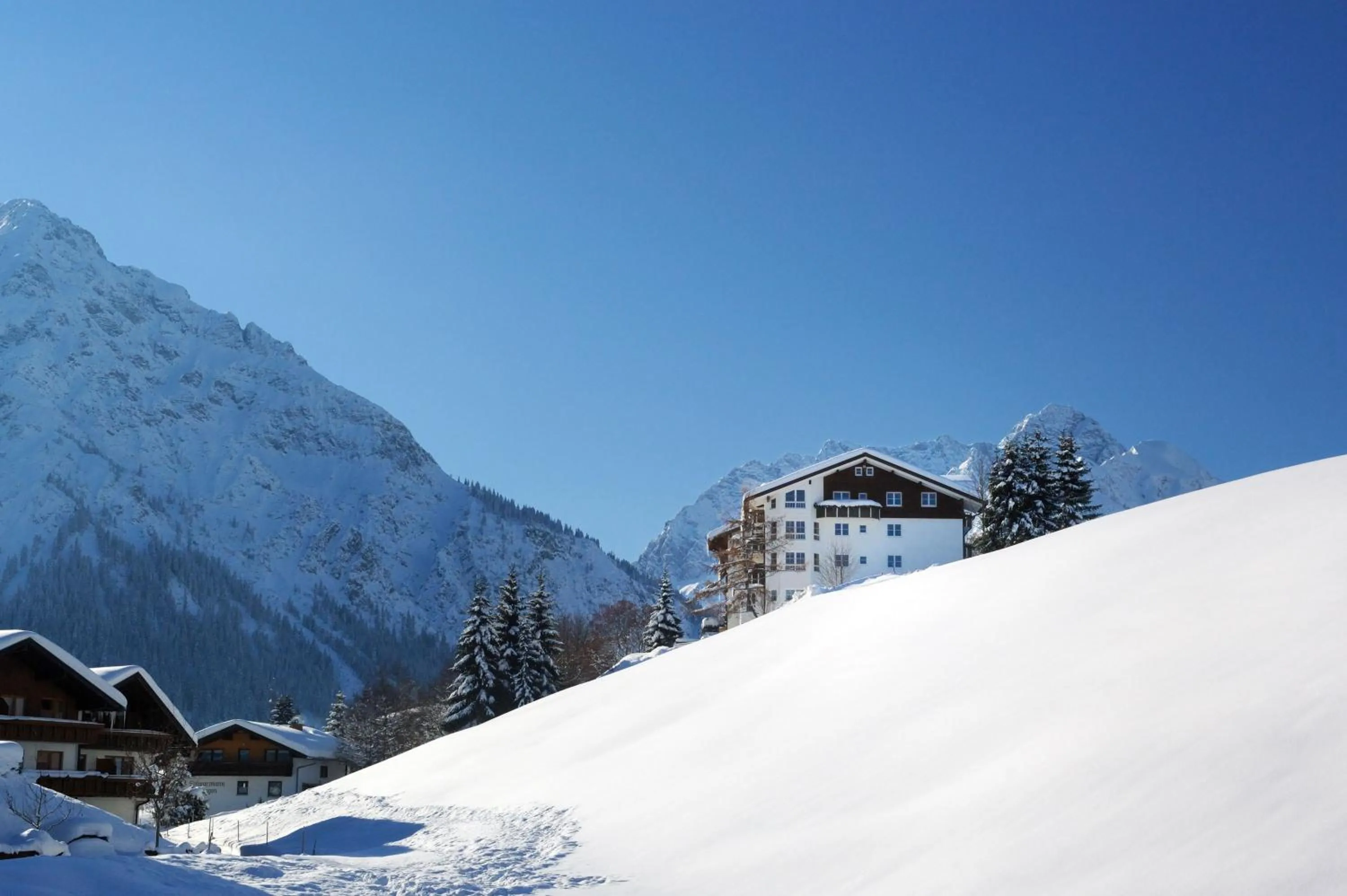 Property building in Familotel Alphotel