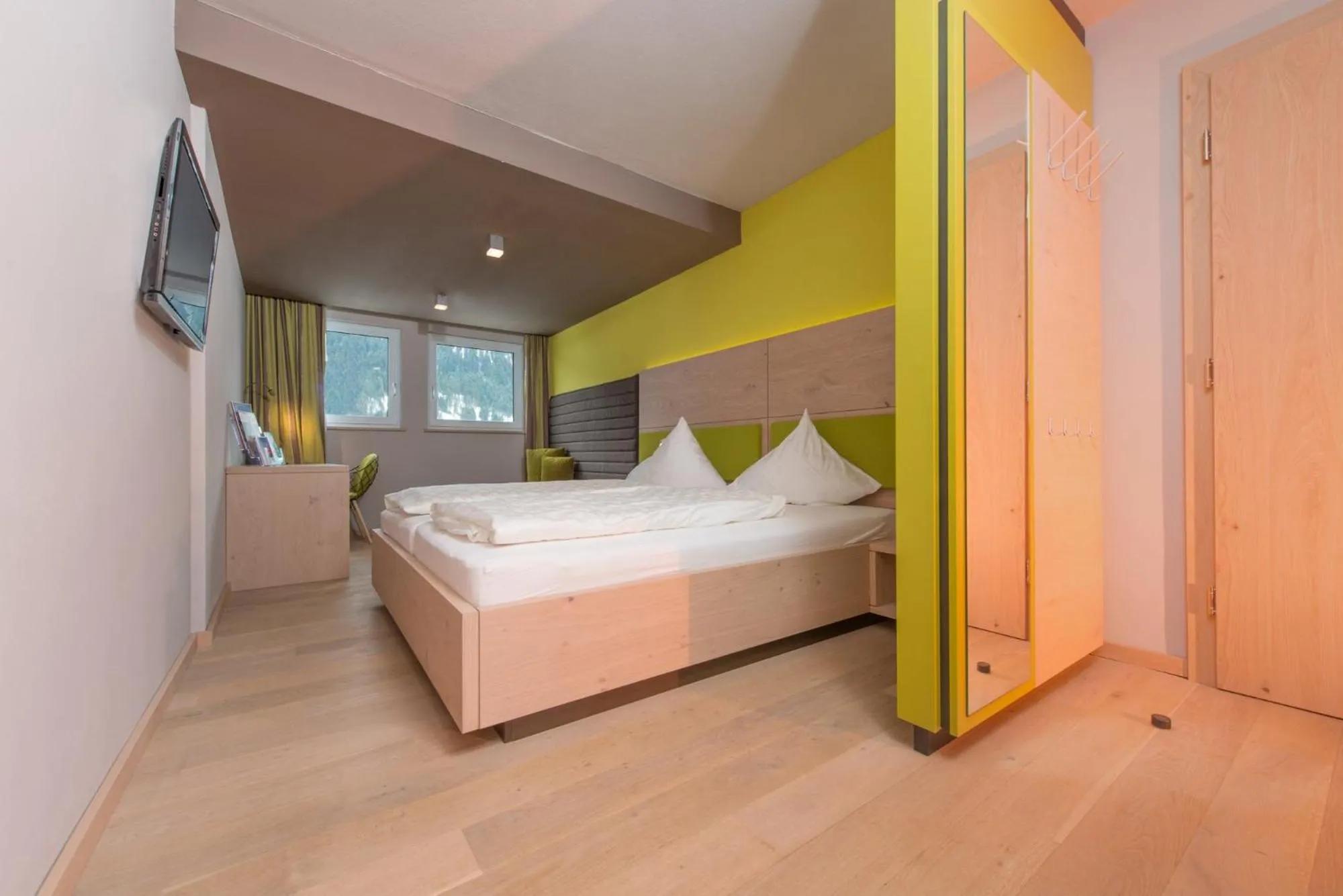 Photo of the whole room, Bed in Familotel Alphotel