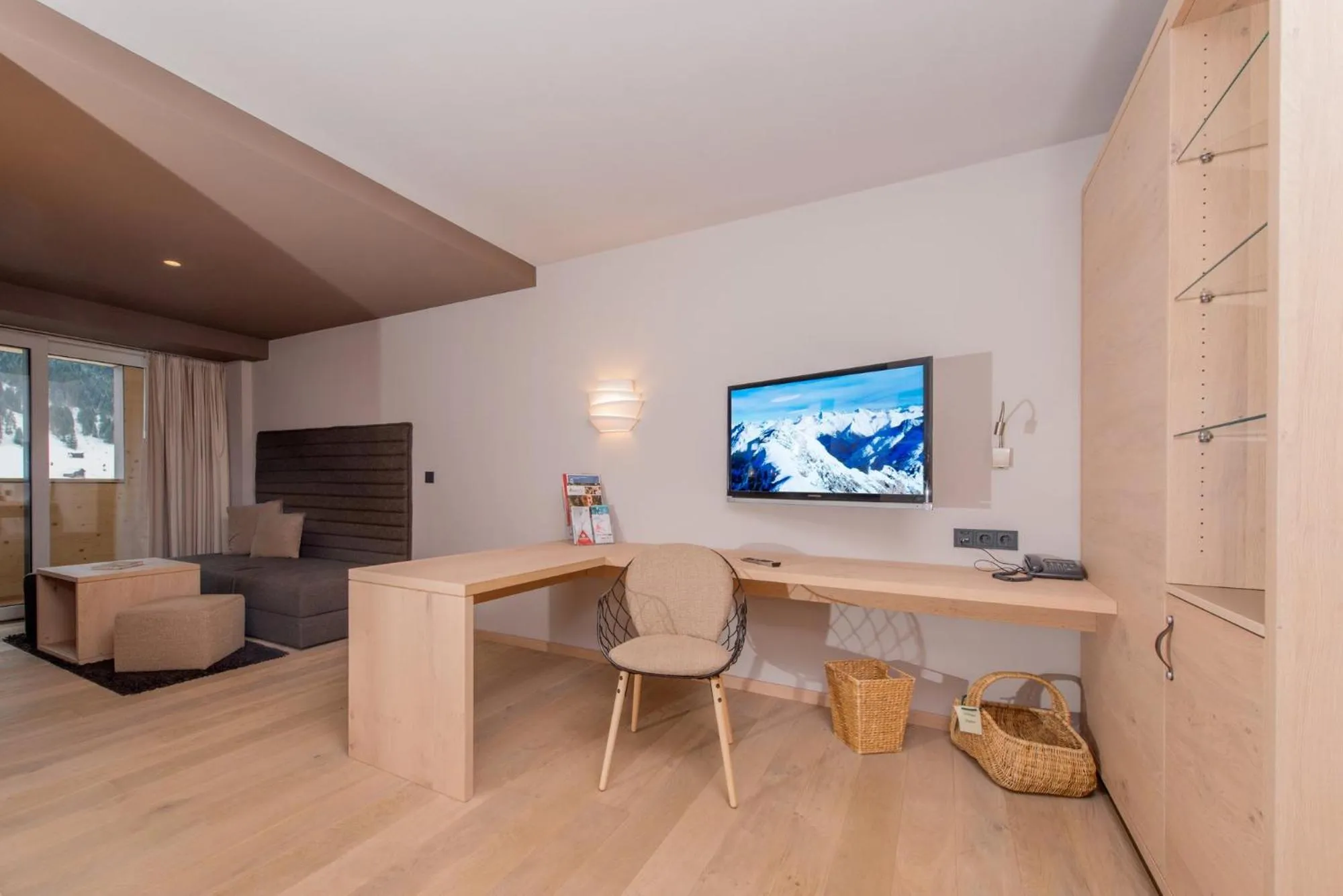 TV and multimedia in Familotel Alphotel