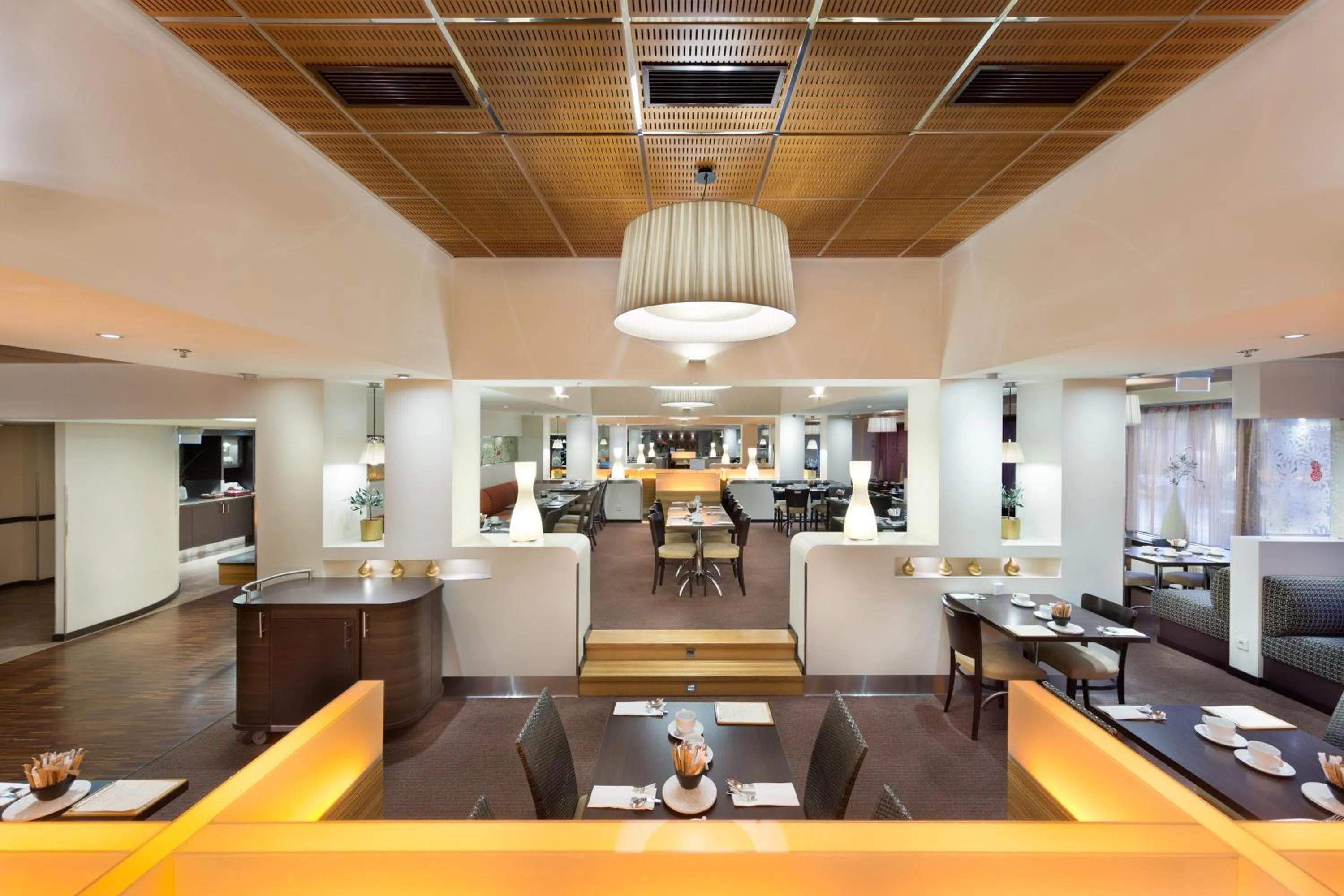 Restaurant/places to eat in Radisson Blu Hotel Olümpia