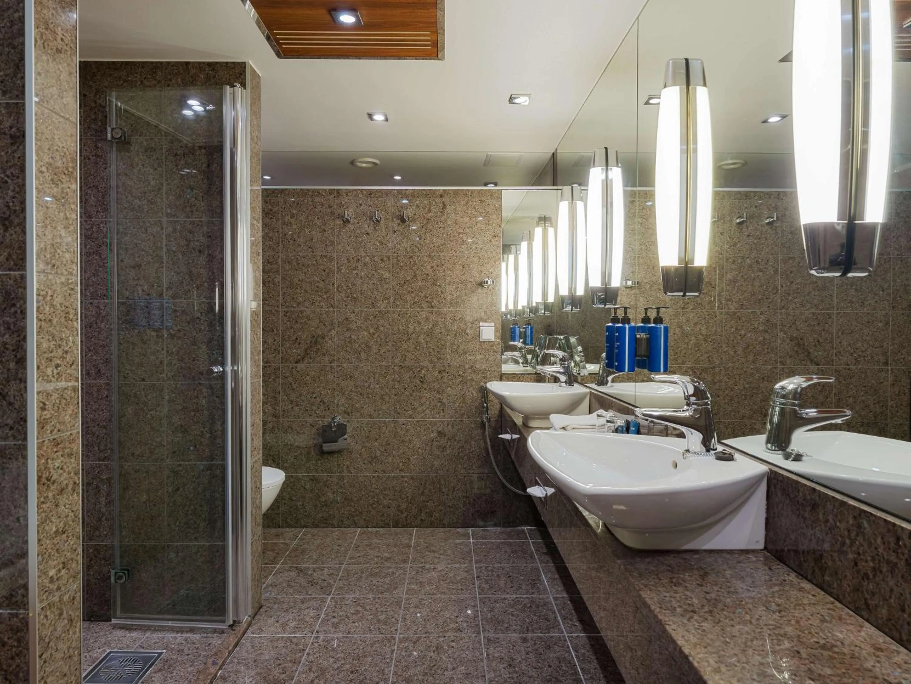 Bathroom in Radisson Blu Hotel Olümpia