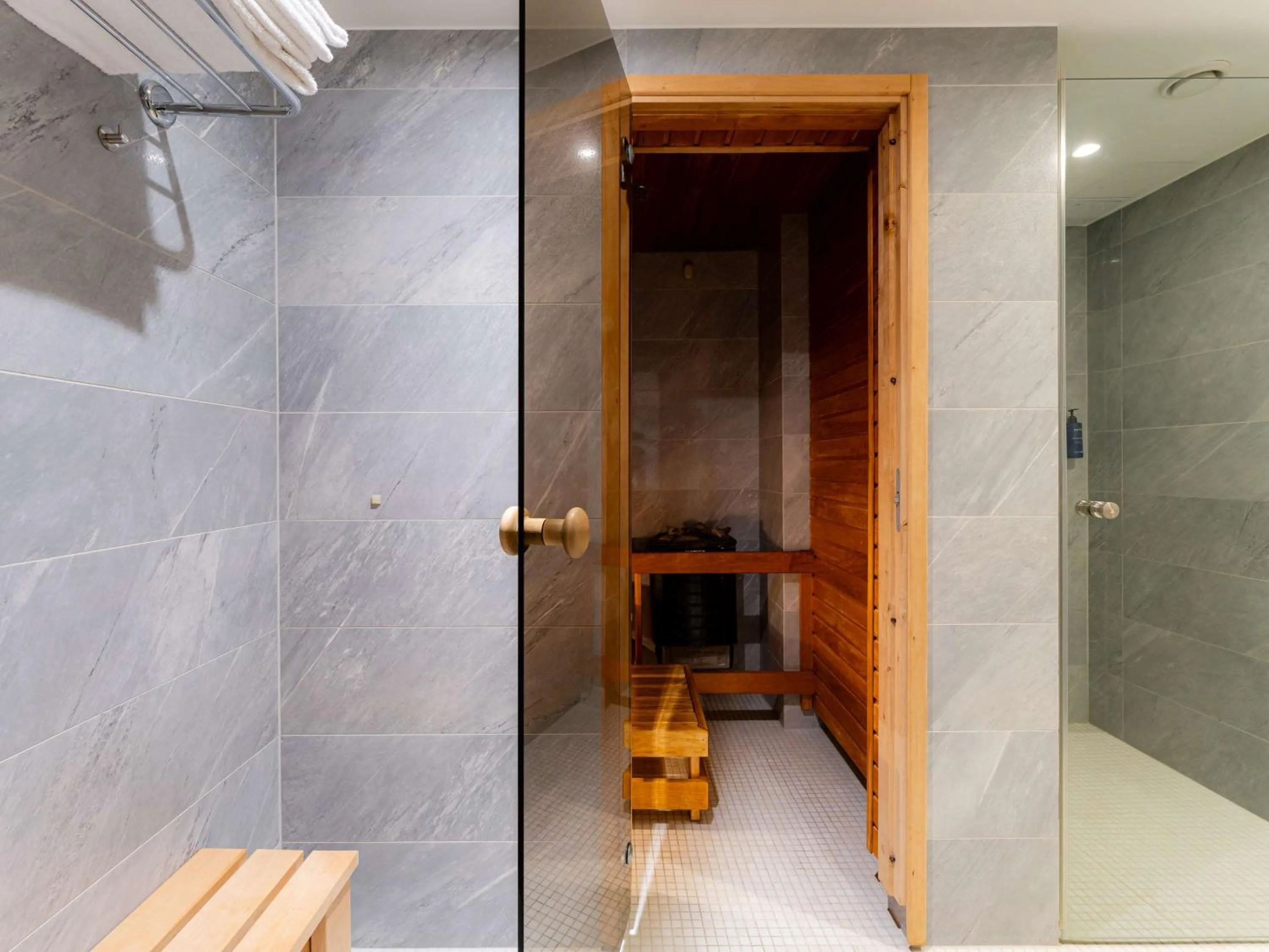 Bathroom in Radisson Blu Hotel Olümpia