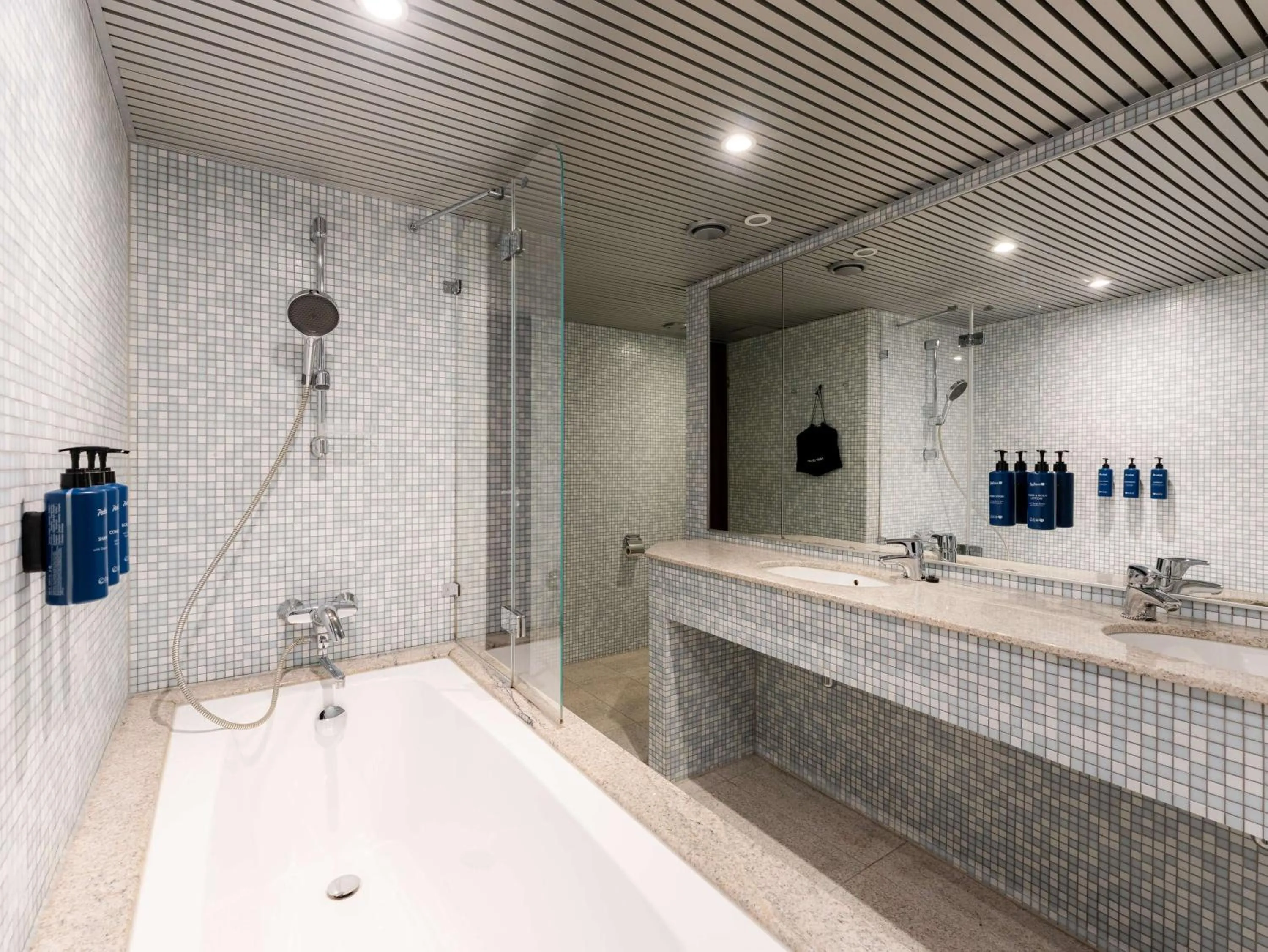 Bathroom in Radisson Blu Hotel Olümpia