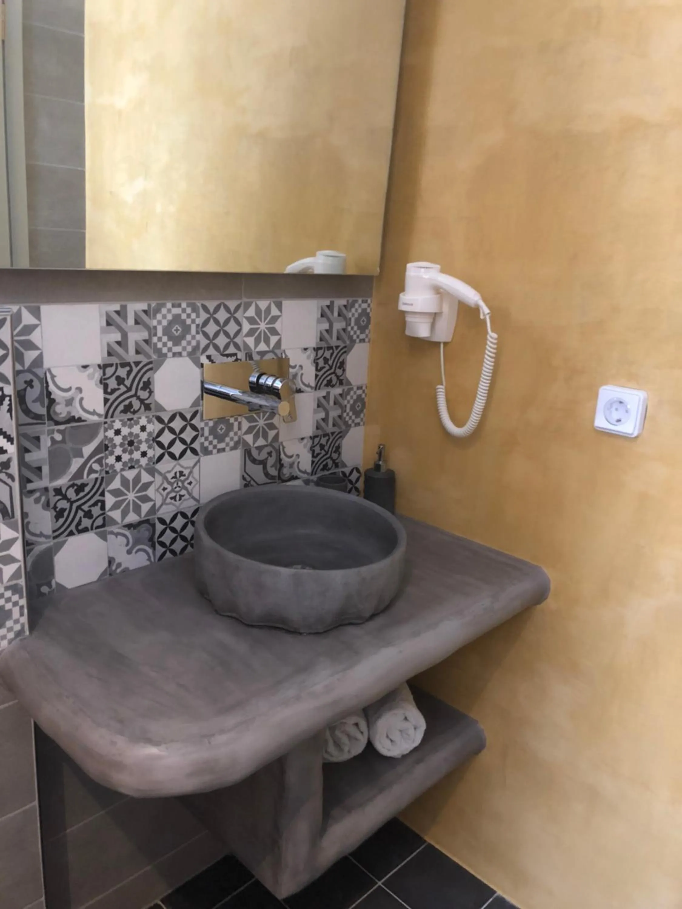 Bathroom in Afrodete Hotel