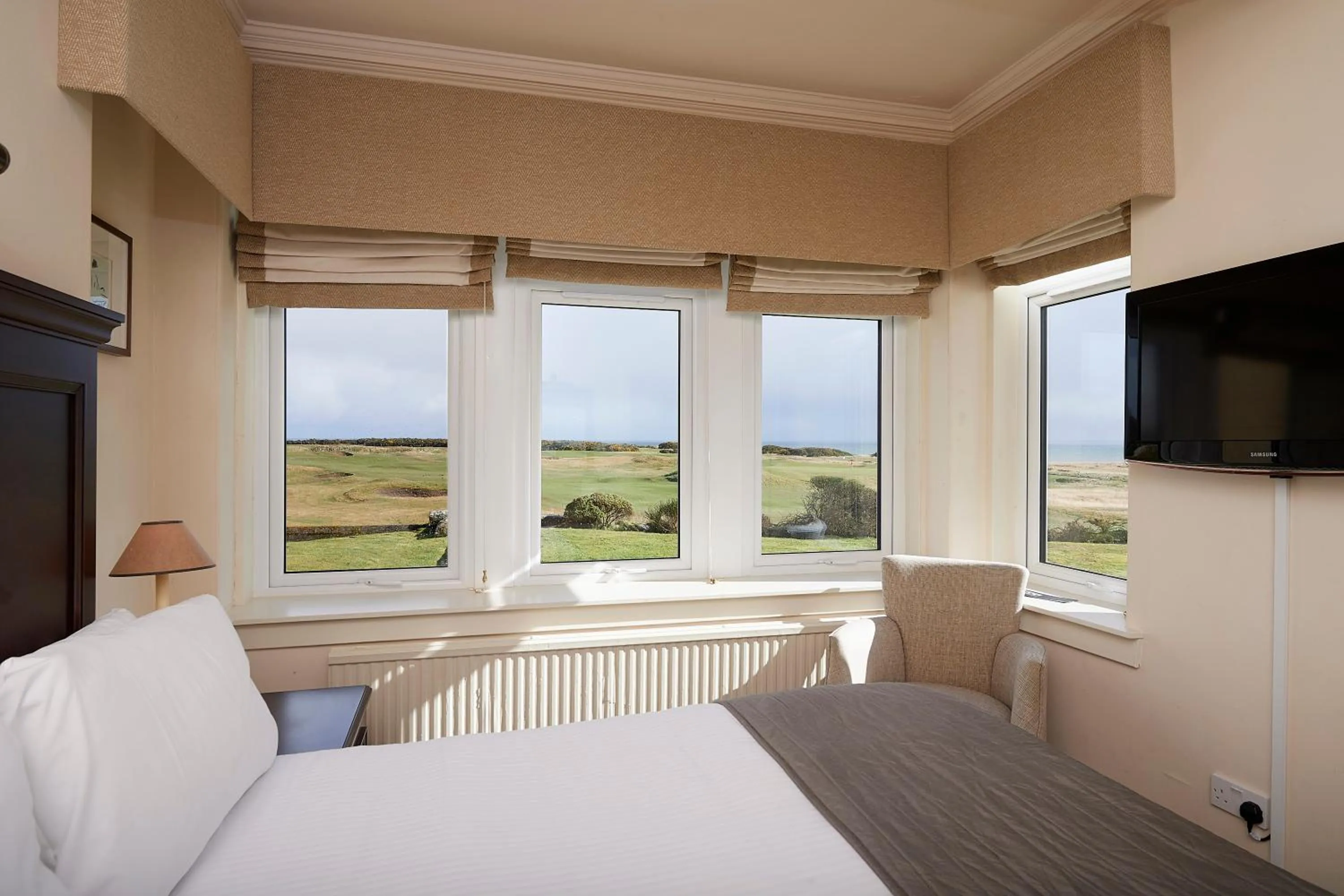 Sea view, Bed in Royal Golf Hotel, by Highland Coast Hotels