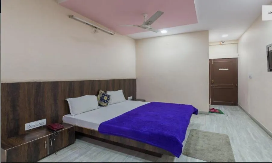 Bedroom, Bed in Laxmi Mahal