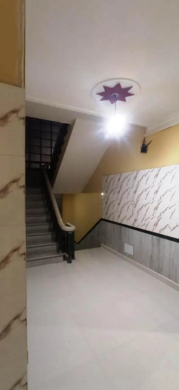 Area and facilities in Laxmi Mahal