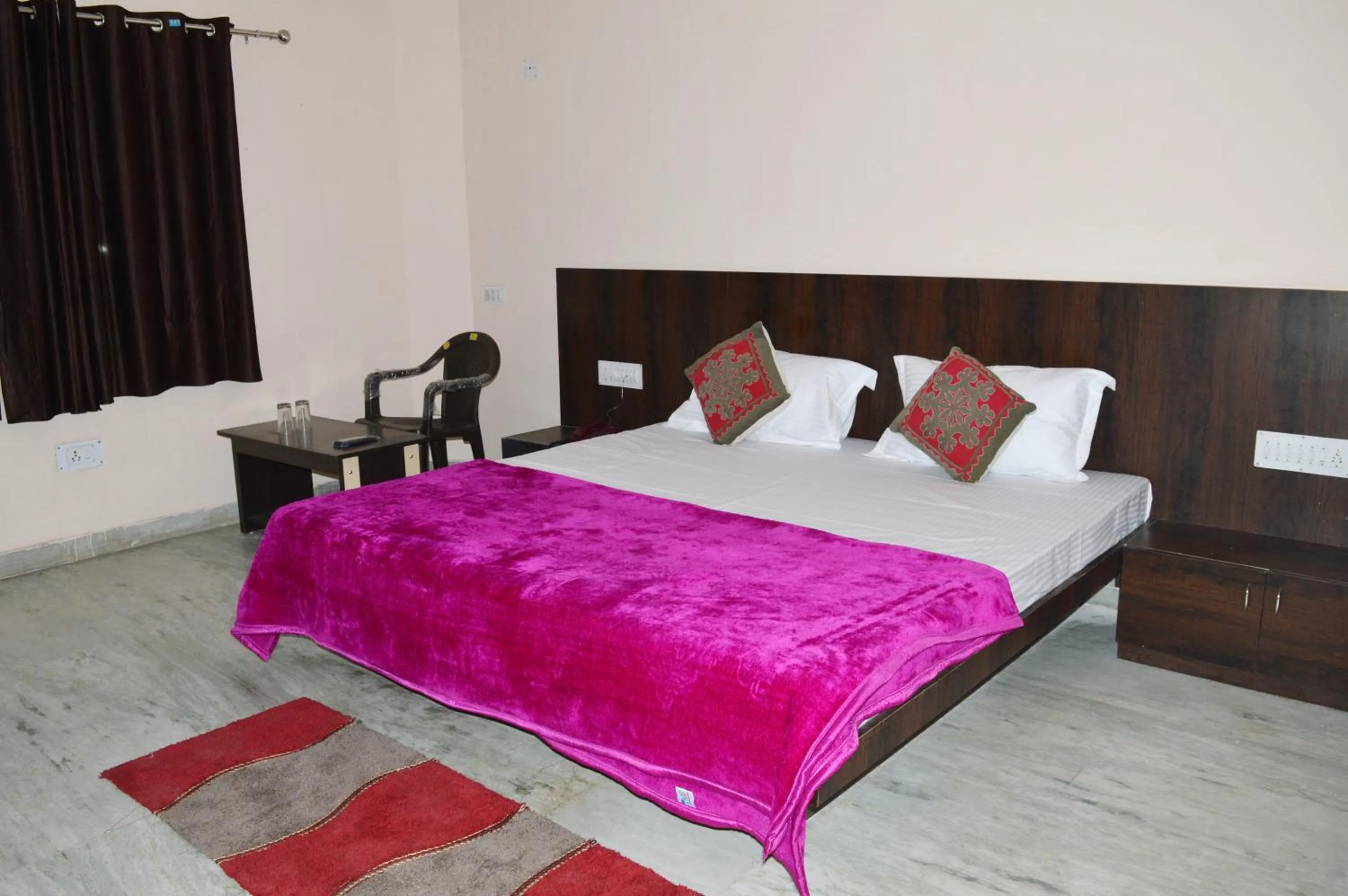 Bed in Laxmi Mahal