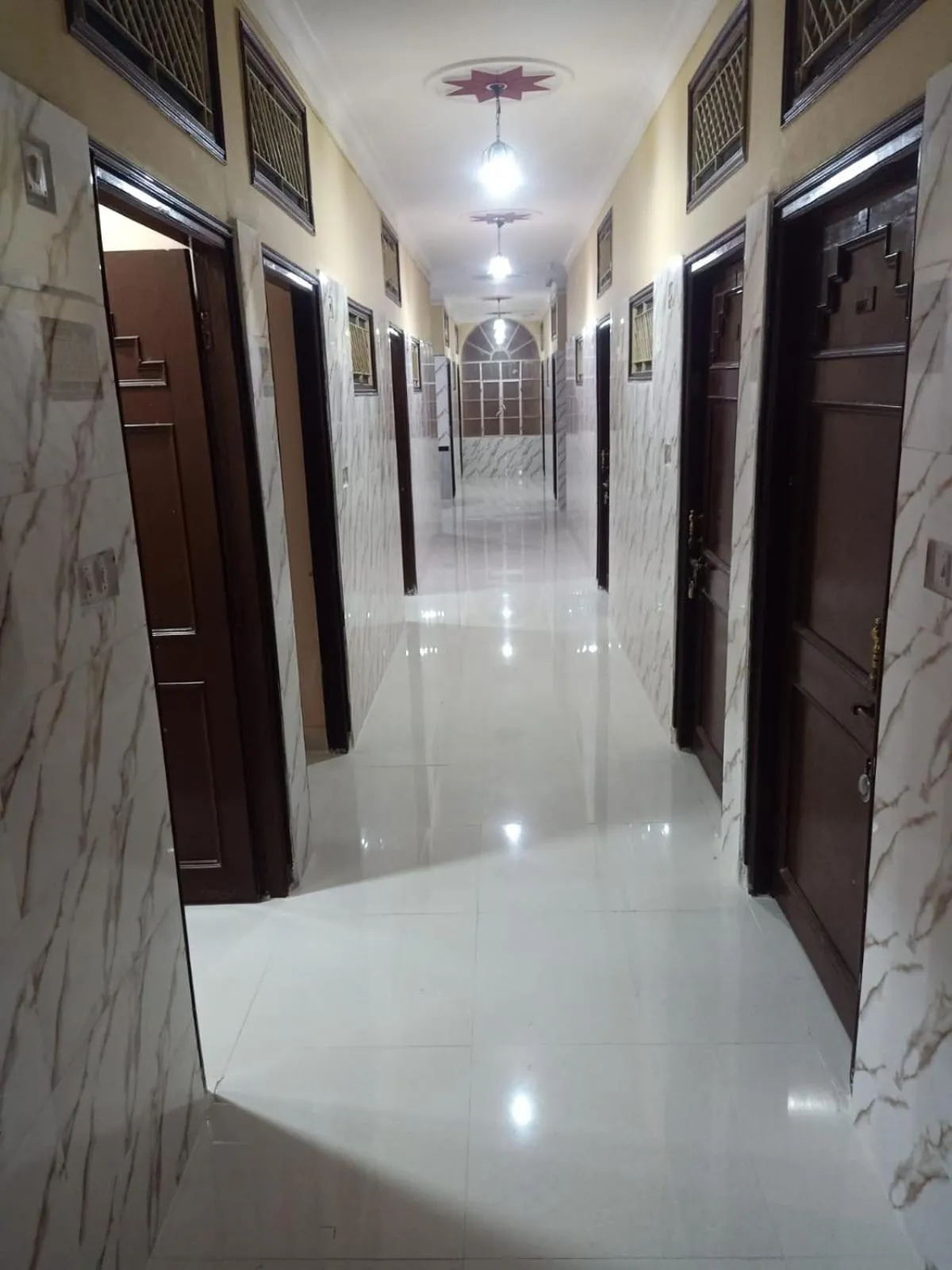 Area and facilities in Laxmi Mahal