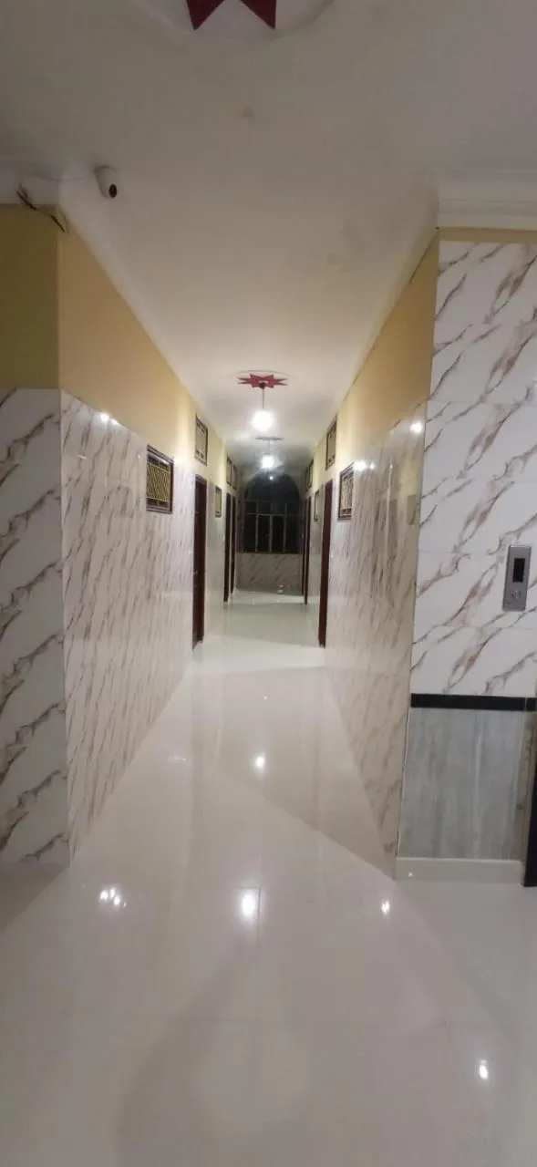 Area and facilities in Laxmi Mahal