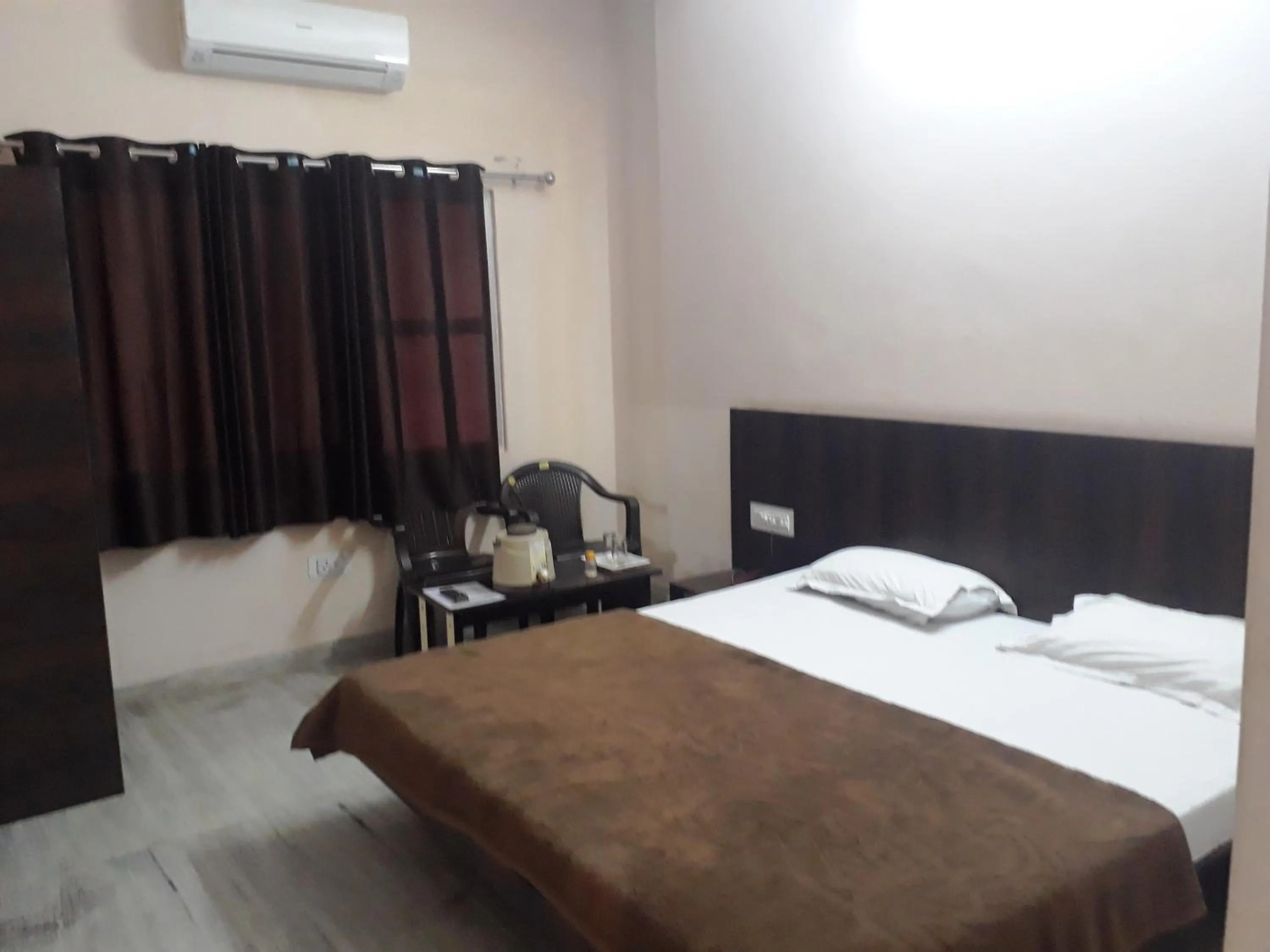 Bed in Laxmi Mahal