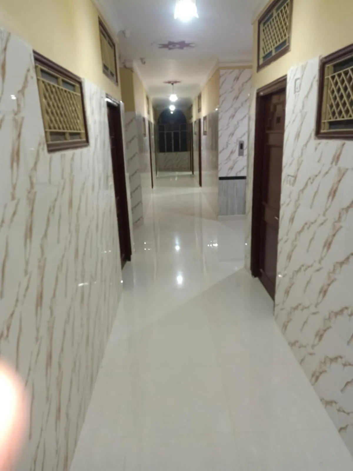 Area and facilities in Laxmi Mahal