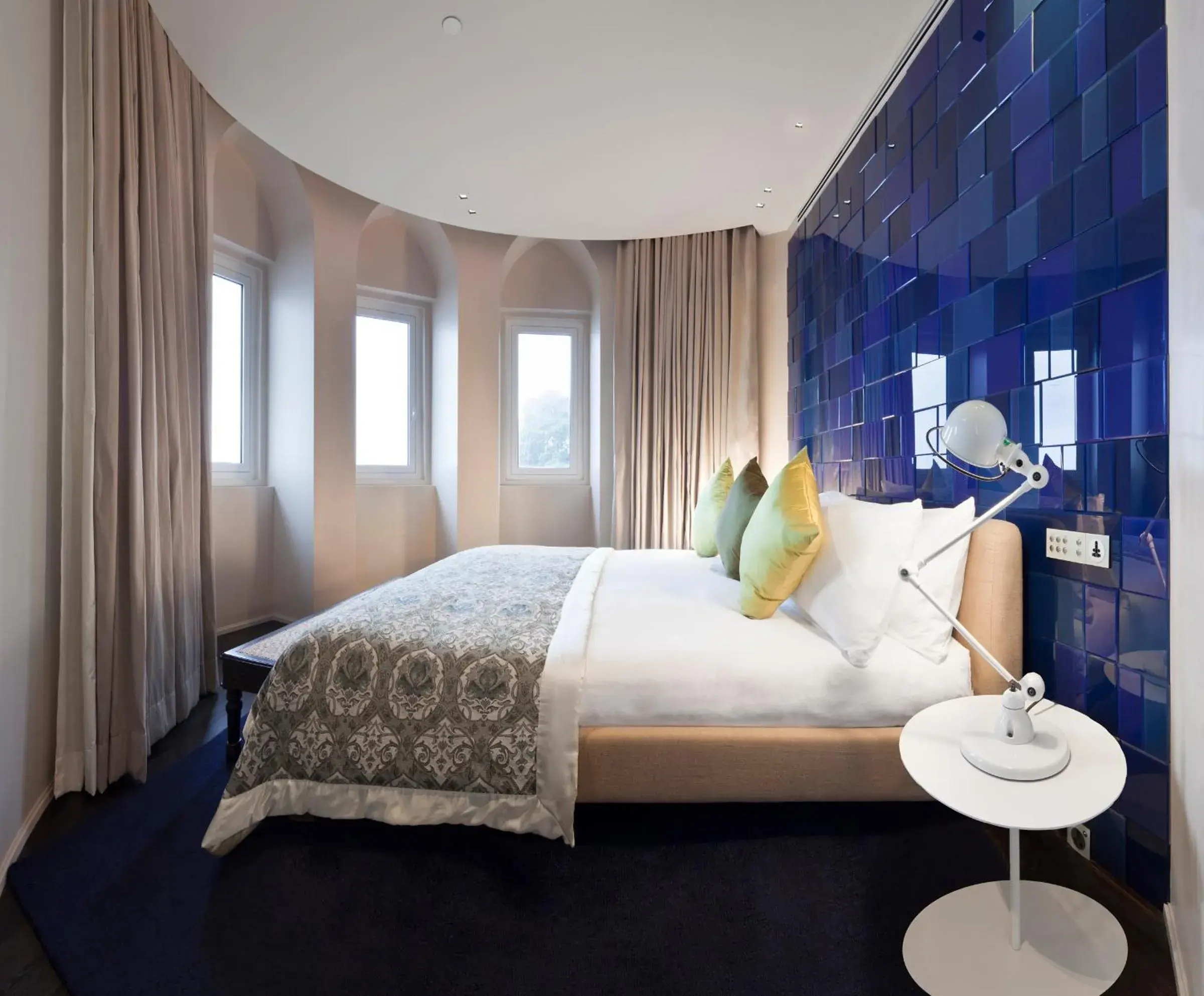 Grande Luxury Suite 1 Bedroom Sea View - 2 Way Airport Transfer in The Taj Mahal Palace, Mumbai Grande Luxury Suite 1 Bedroom Sea View - 2 Way Airport Transfer in The Taj Mahal Palace, Mumbai