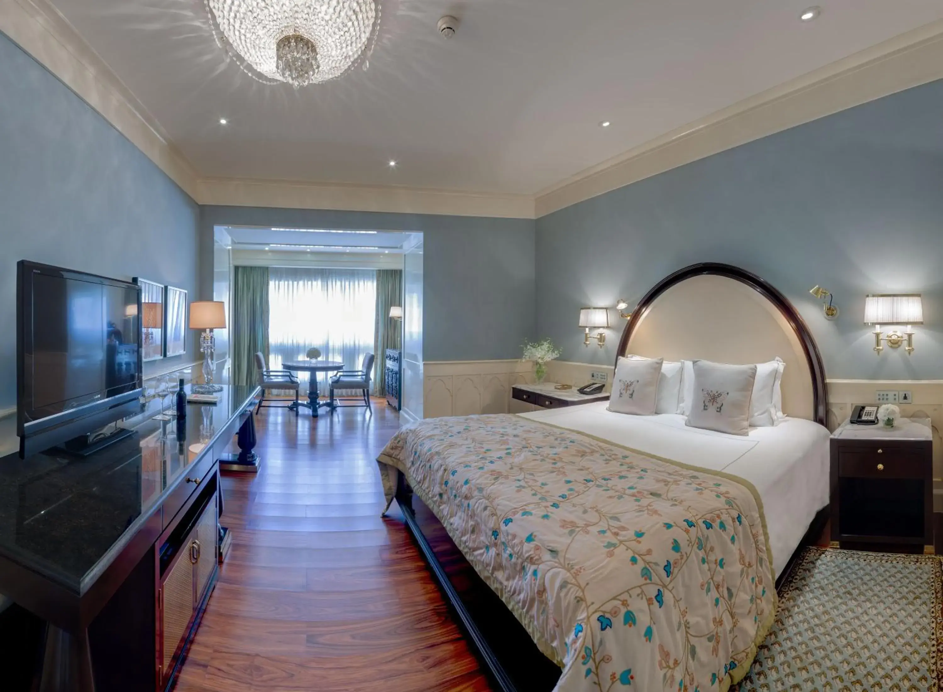 Bedroom, Bed in The Taj Mahal Palace, Mumbai Bedroom, Bed in The Taj Mahal Palace, Mumbai