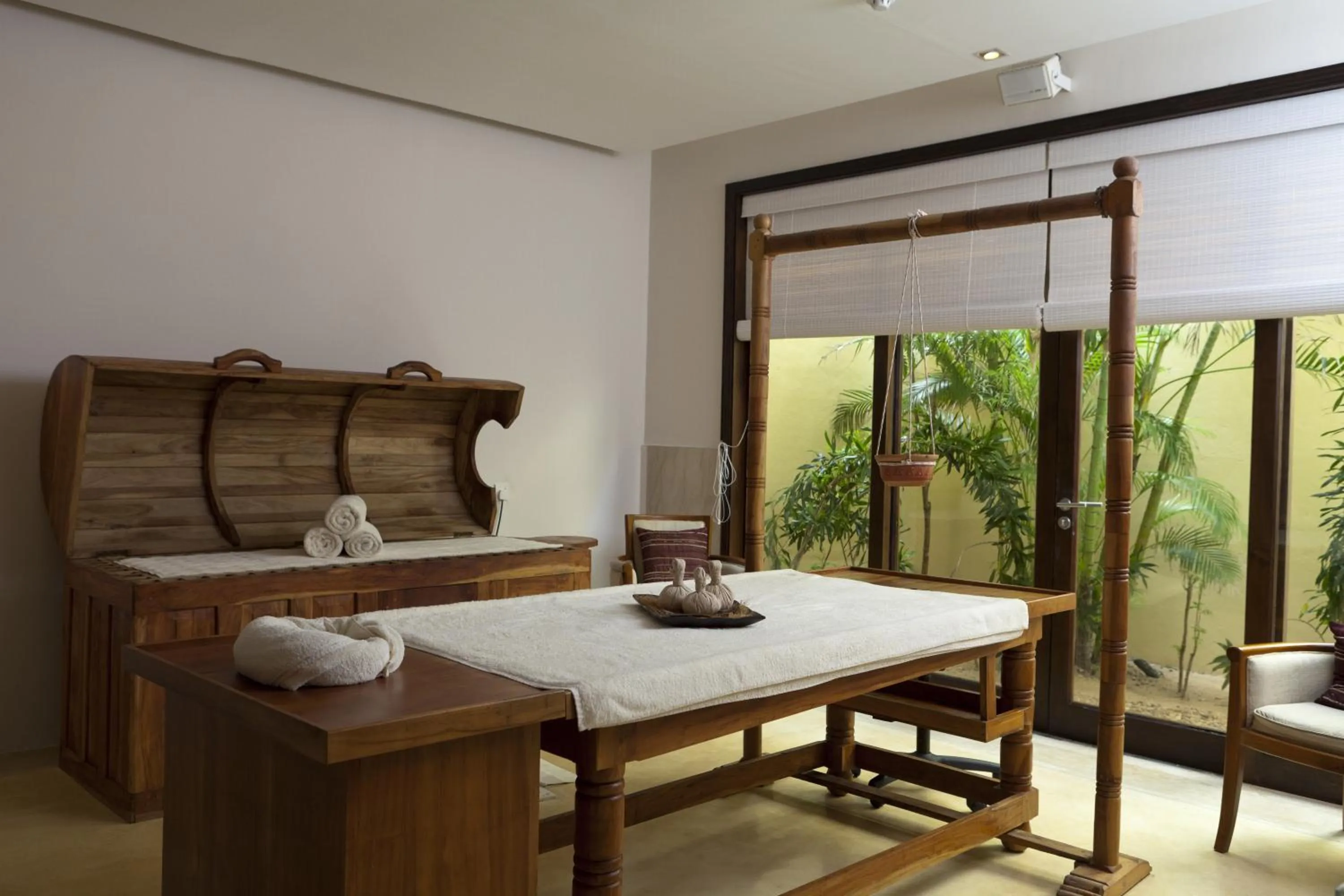 Hot Tub in The Fortress Resort & Spa Galle