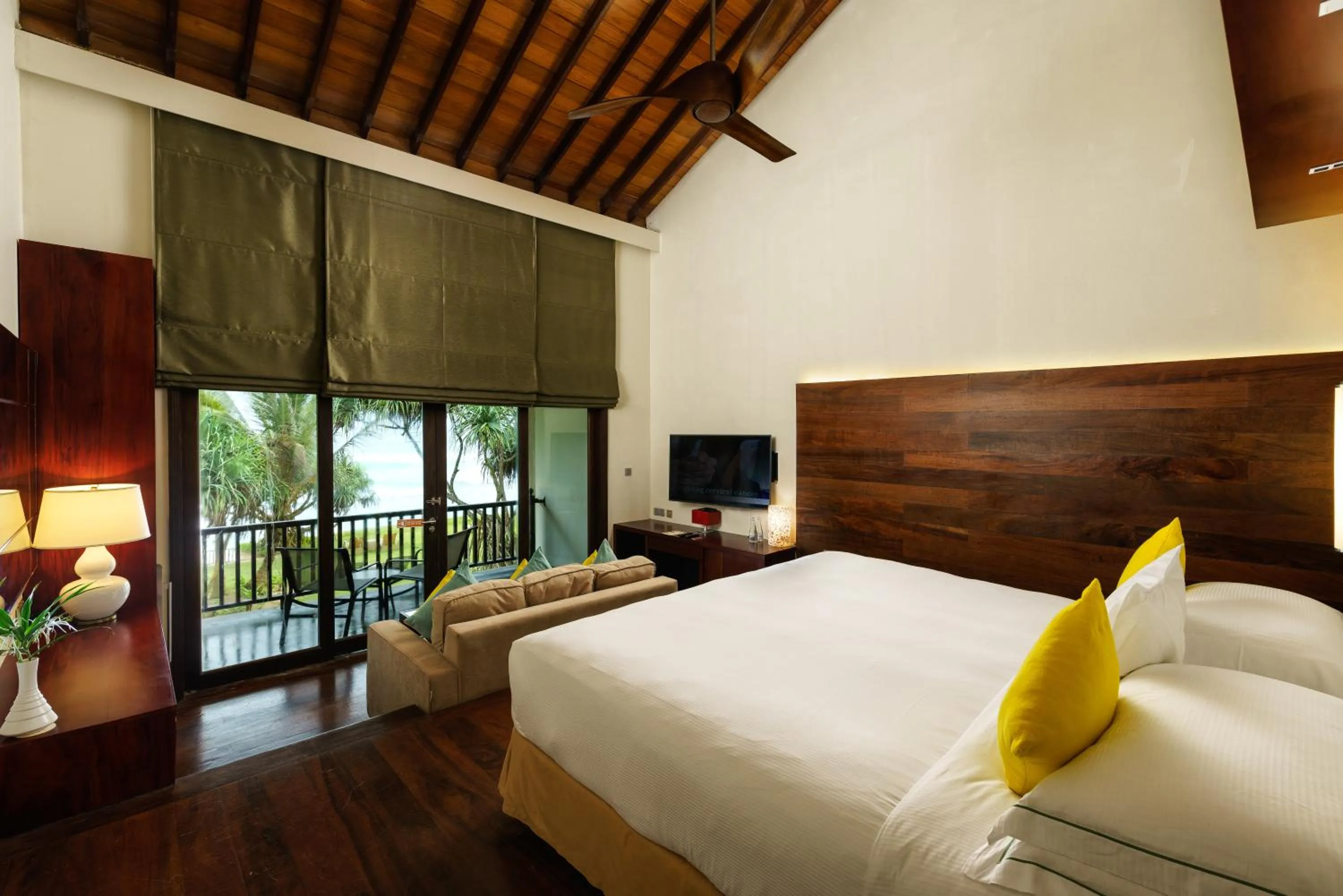 TV and multimedia, Bed in The Fortress Resort & Spa Galle