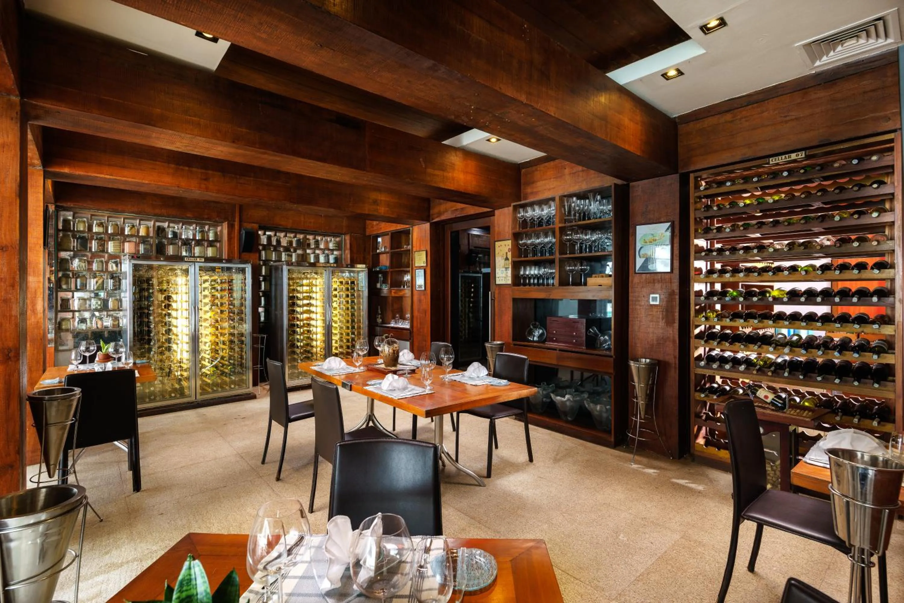 Lounge or bar in The Fortress Resort & Spa Galle