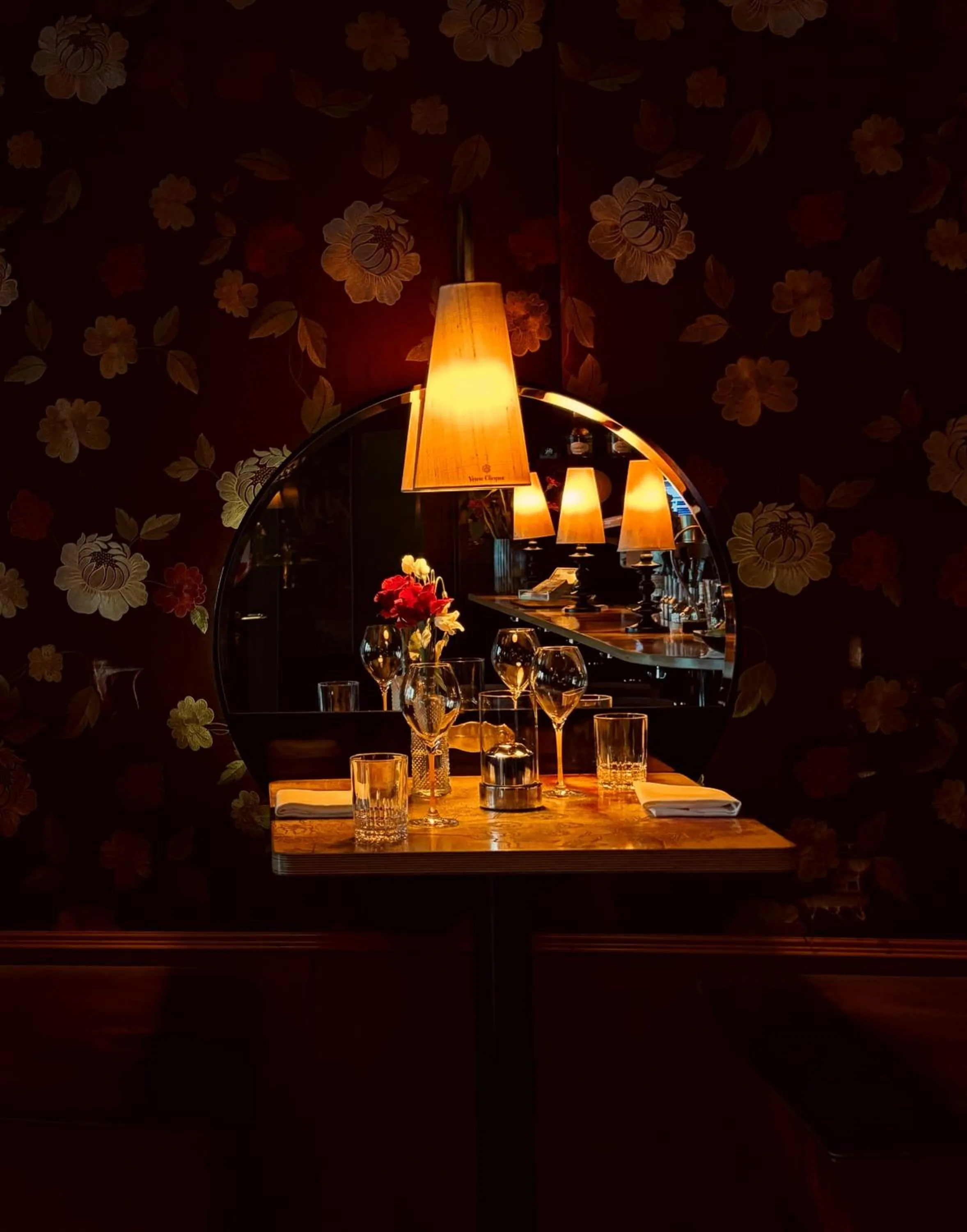 Restaurant/places to eat in Hotel Lux