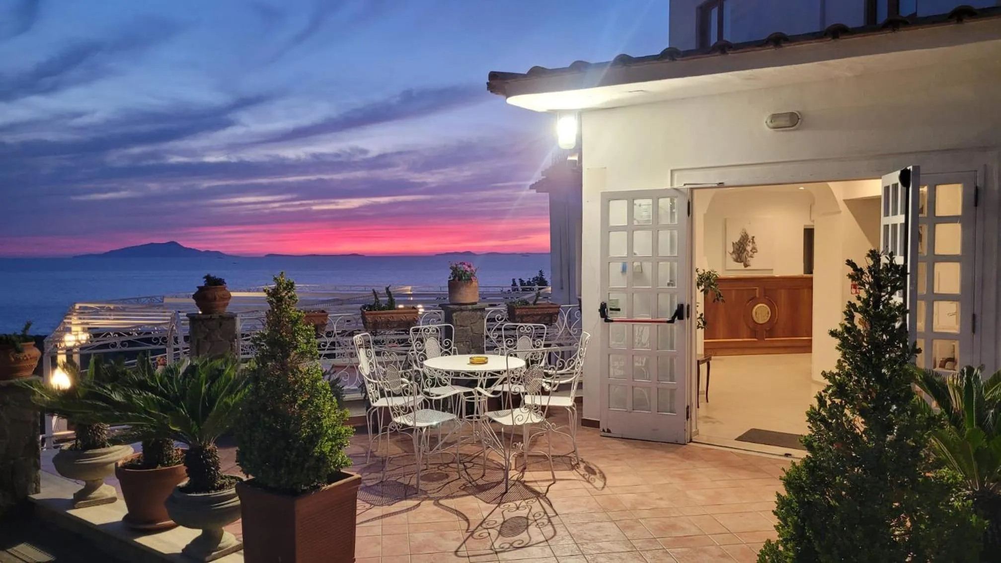 Property building in Hotel Dania