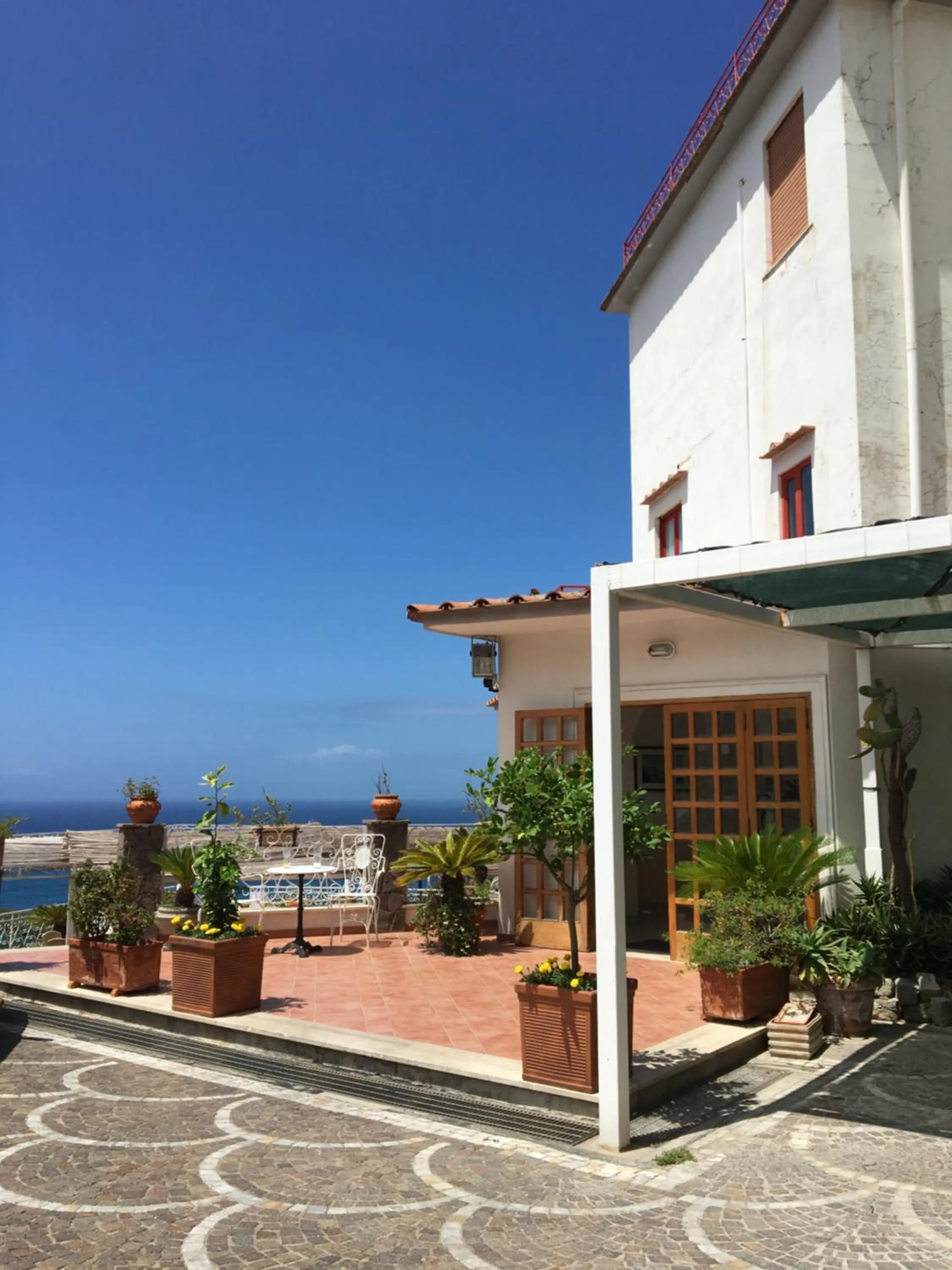 Property building in Hotel Dania