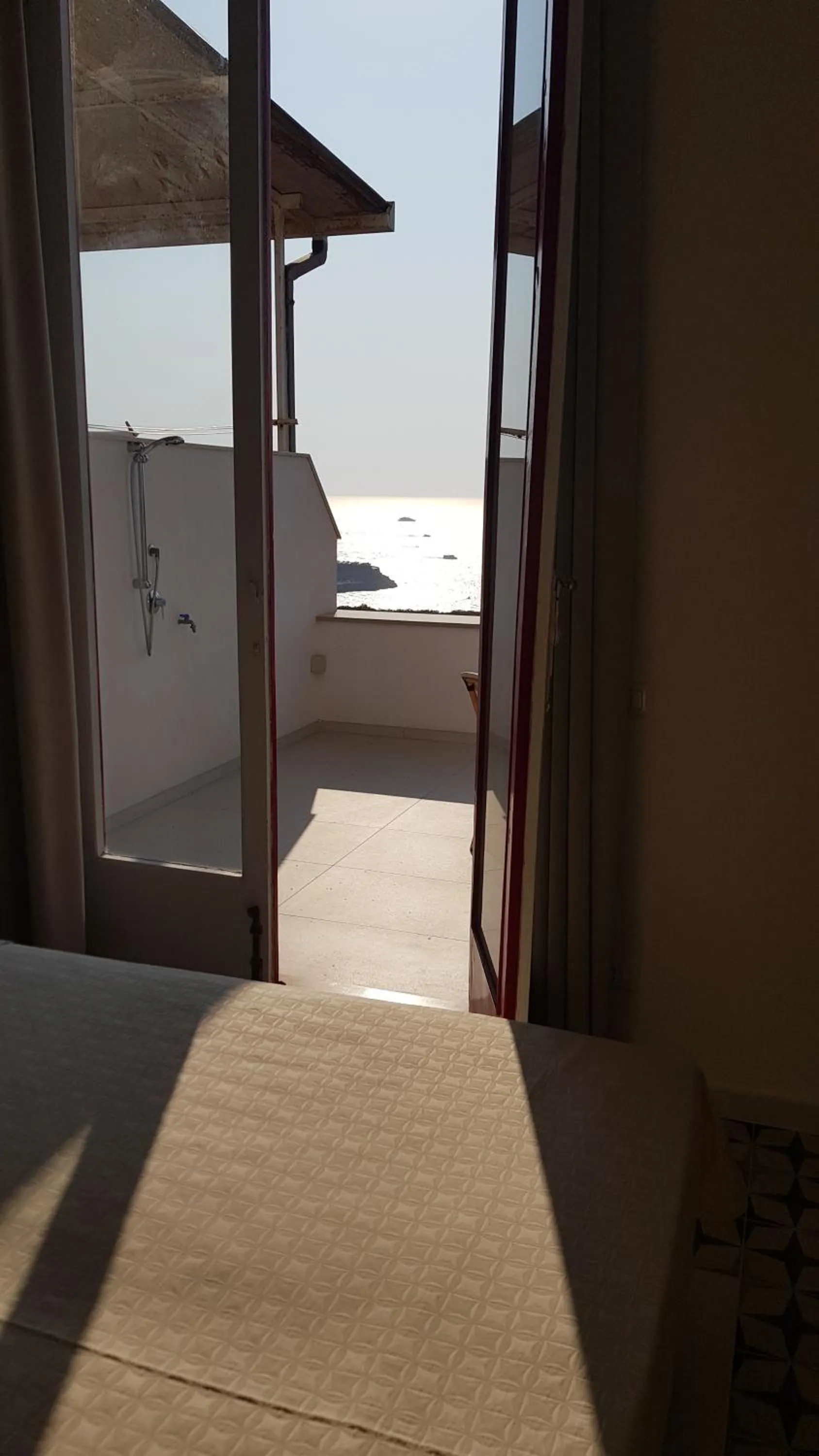 Balcony/Terrace, Bed in Hotel Dania