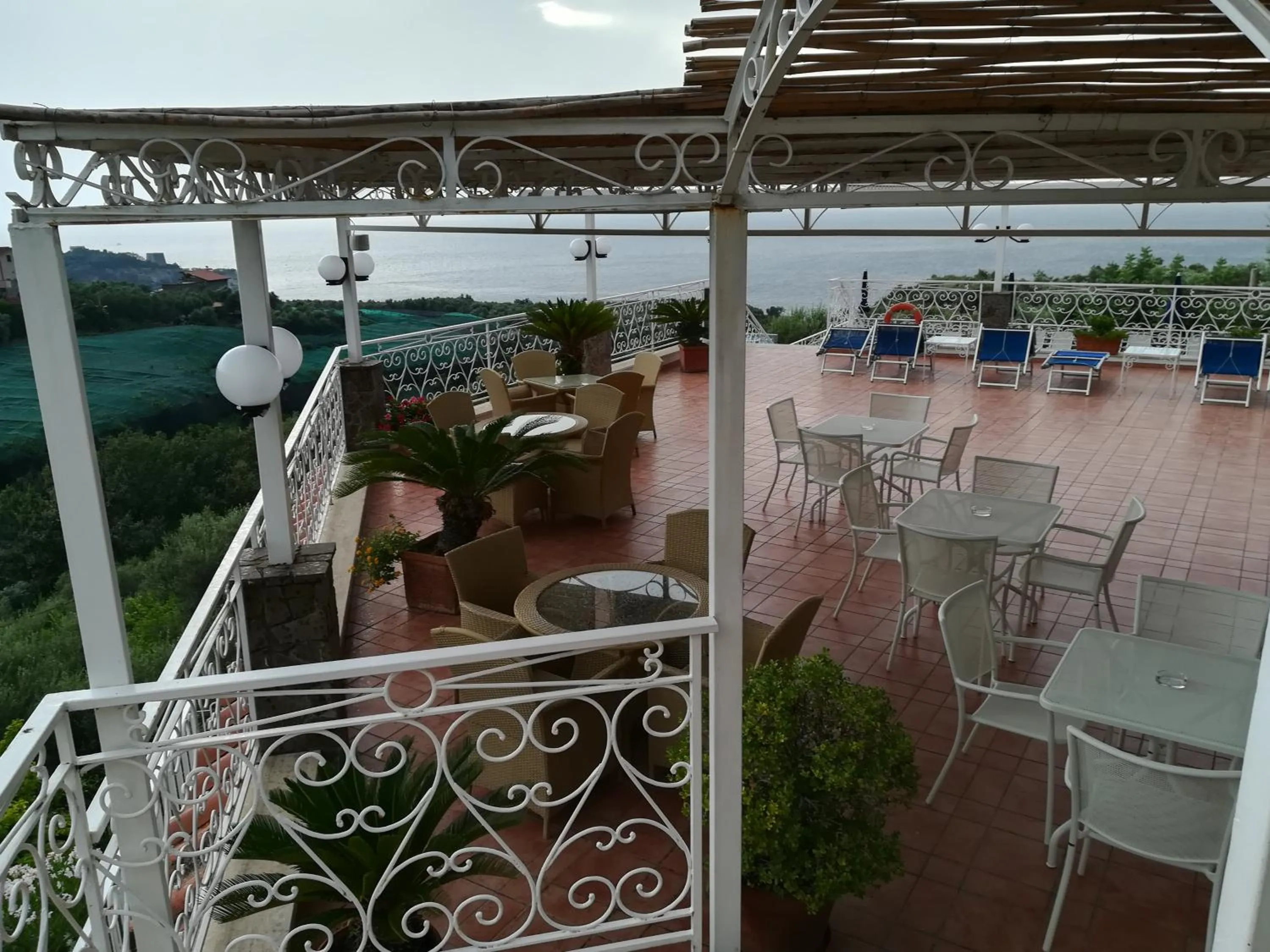 Patio in Hotel Dania